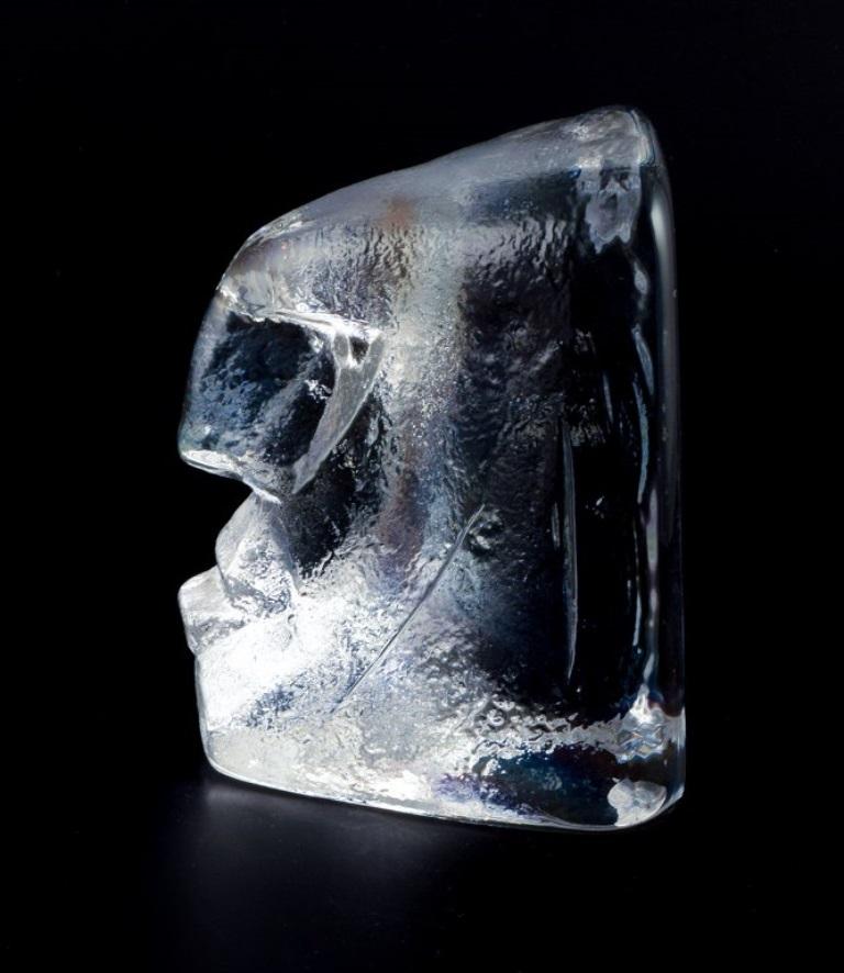 Scandinavian Modern Erik Höglund for Kosta Boda. Rare sculpture in art glass. A man's head. For Sale