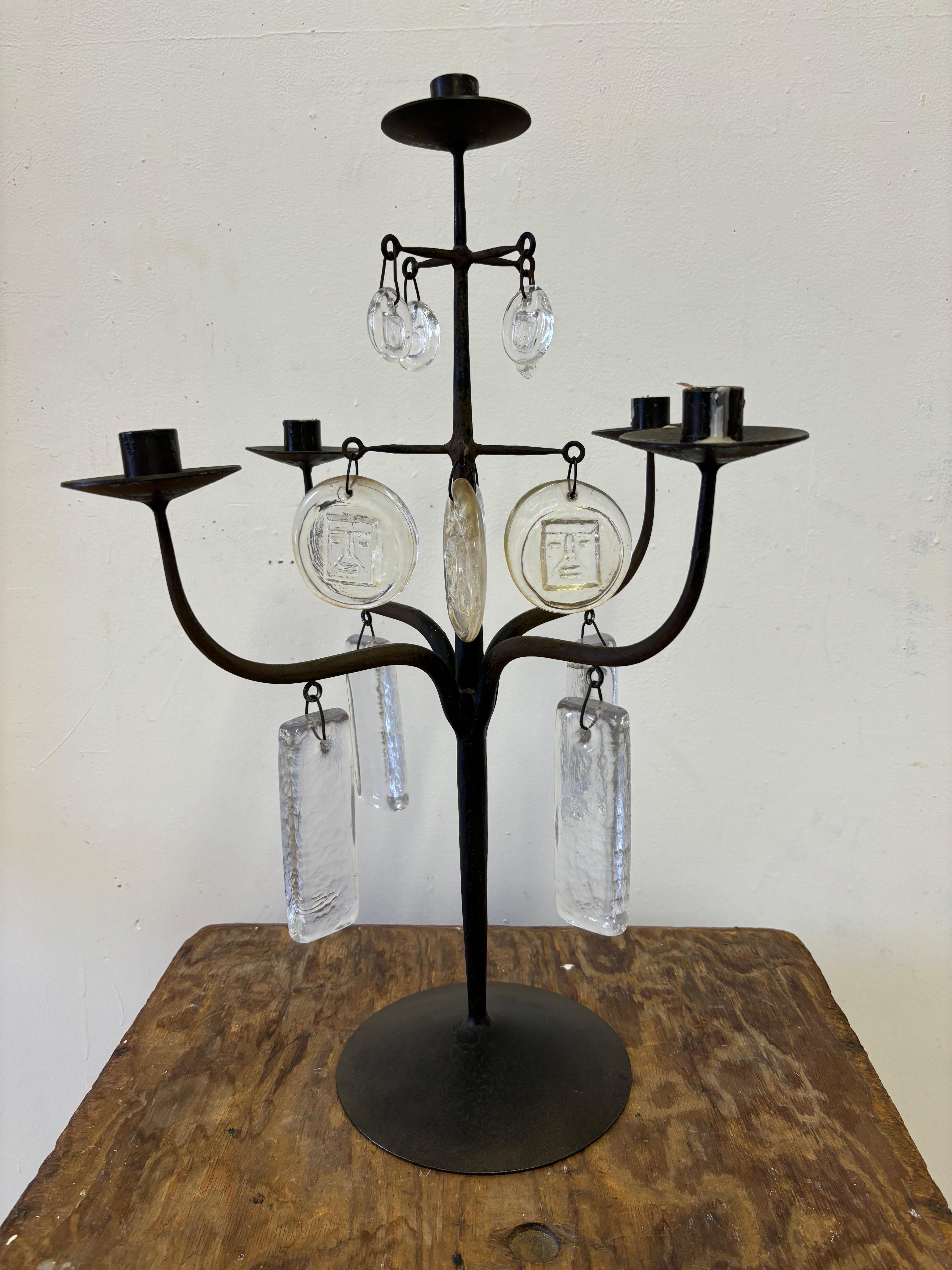 Candelabra in ferro forgiato a mano di Erik Hoglund con pendenti in vetro artistico di Boda in vendita 4