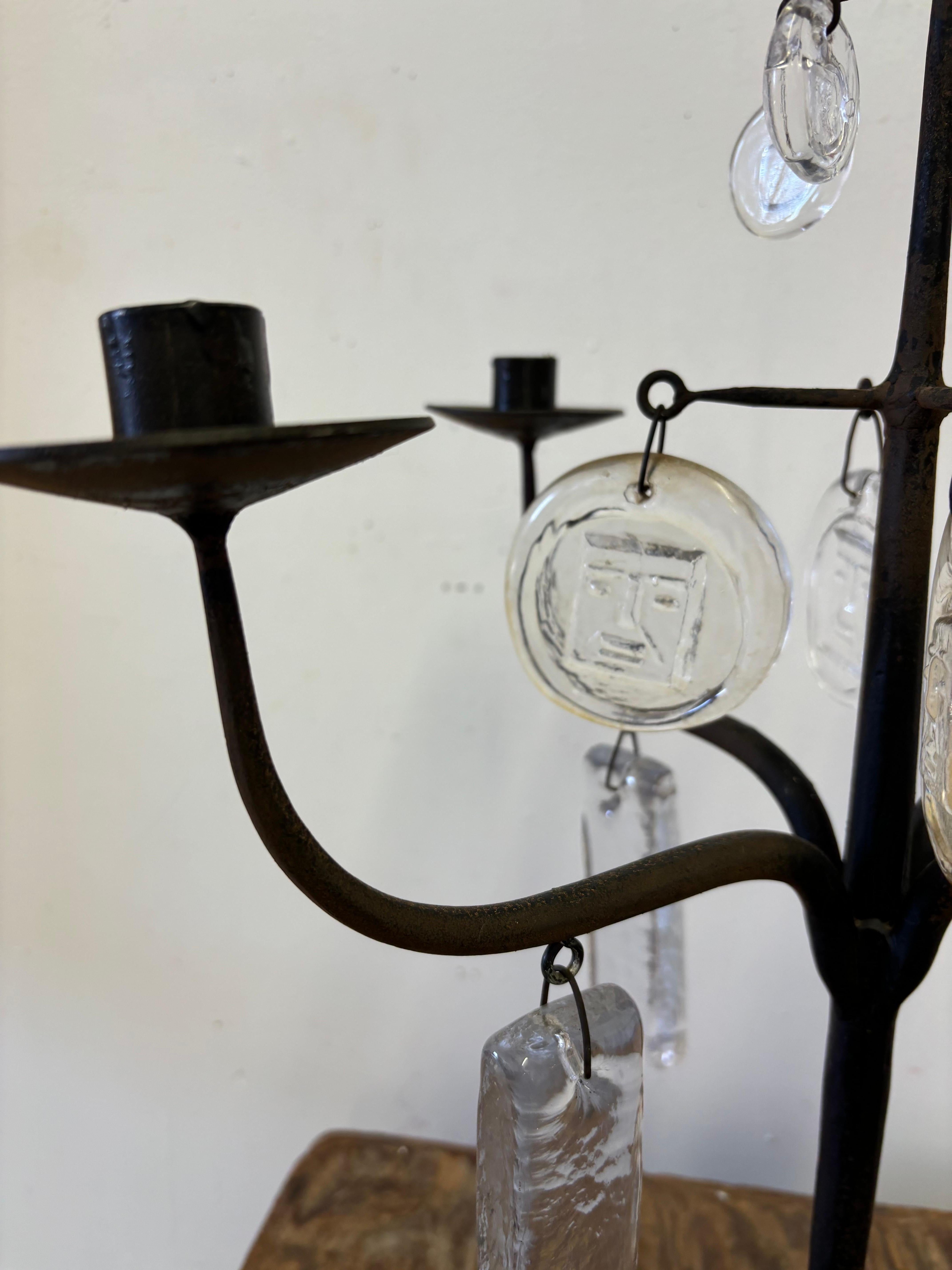 Candelabra in ferro forgiato a mano di Erik Hoglund con pendenti in vetro artistico di Boda in vendita 6