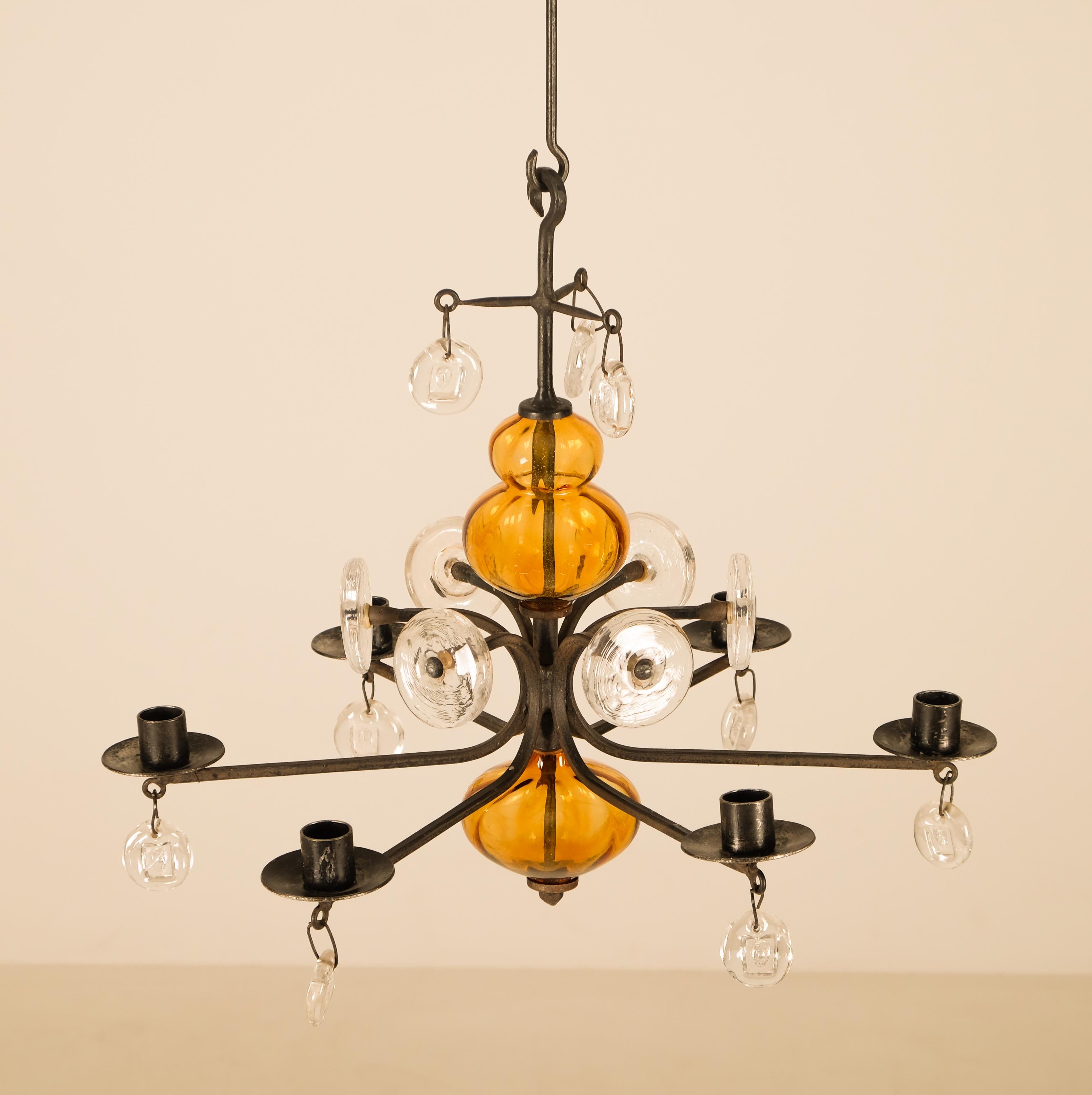 Svedese Erik Höglund Candelabro/candelabro/manipolatore a sospensione. Vetro soffiato e ferro in vendita