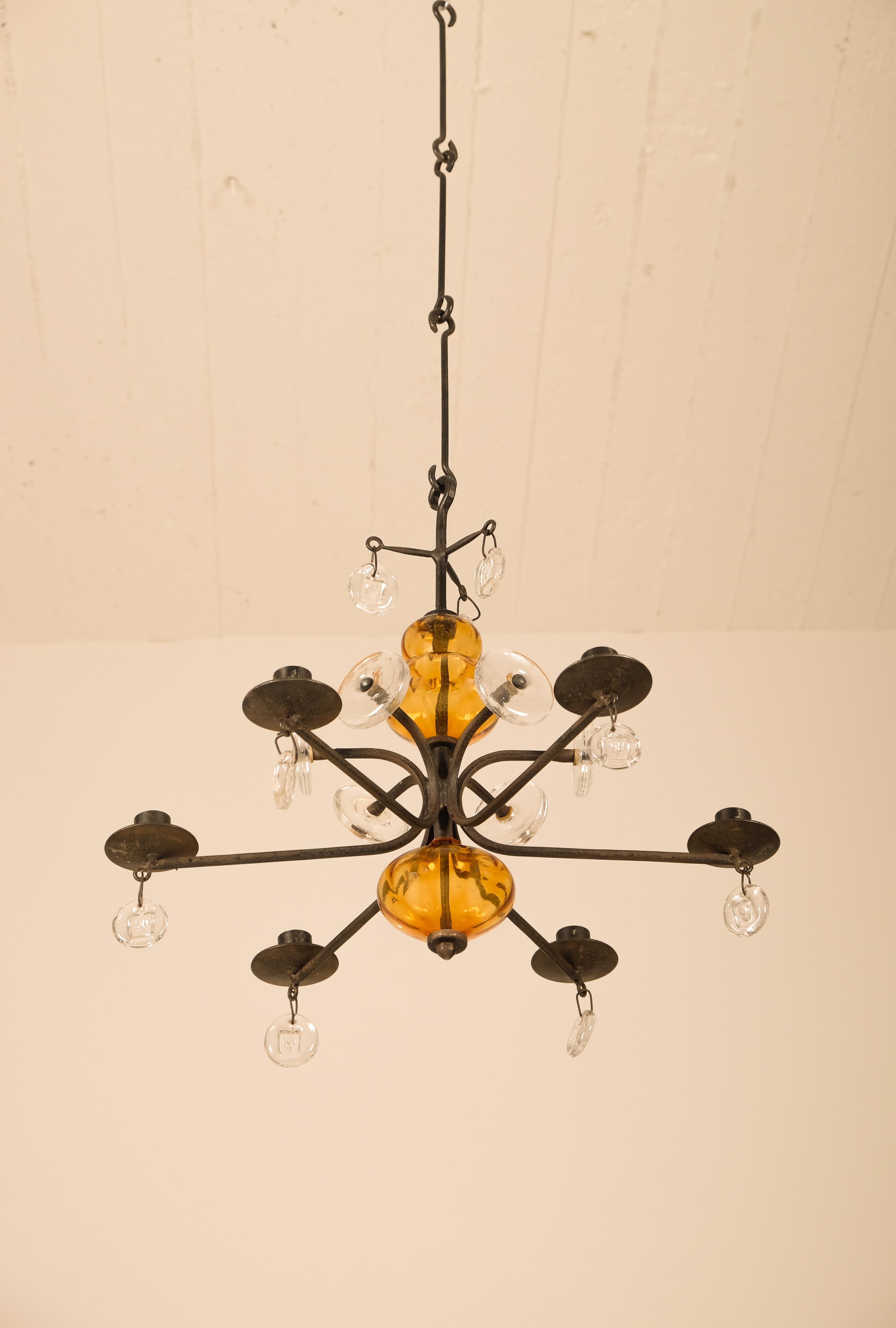 Fine XX secolo Erik Höglund Candelabro/candelabro/manipolatore a sospensione. Vetro soffiato e ferro in vendita