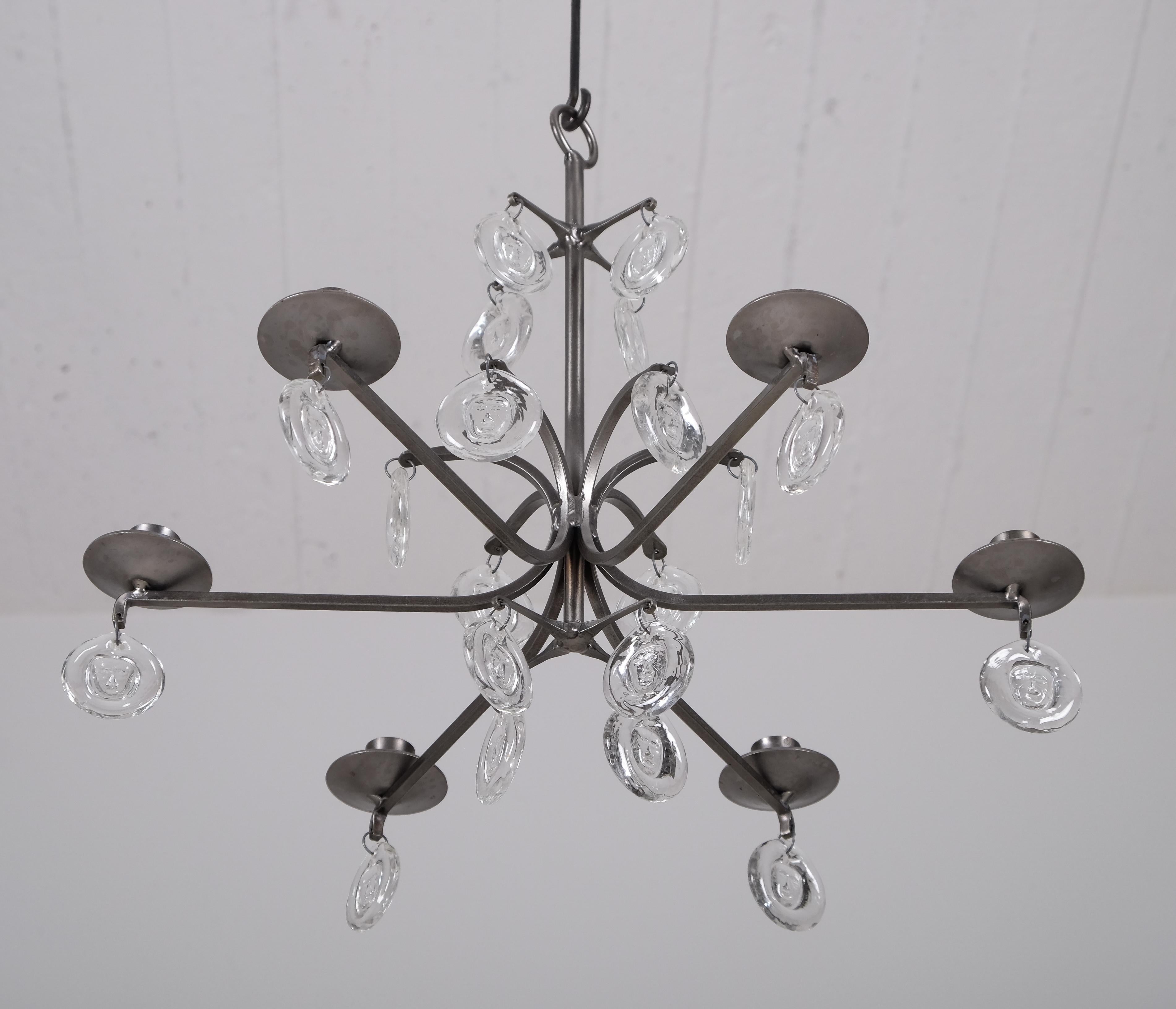 Scandinavo moderno Erik Höglund Candelabro/candelabro/manipolatore a sospensione, vetro e ferro in vendita