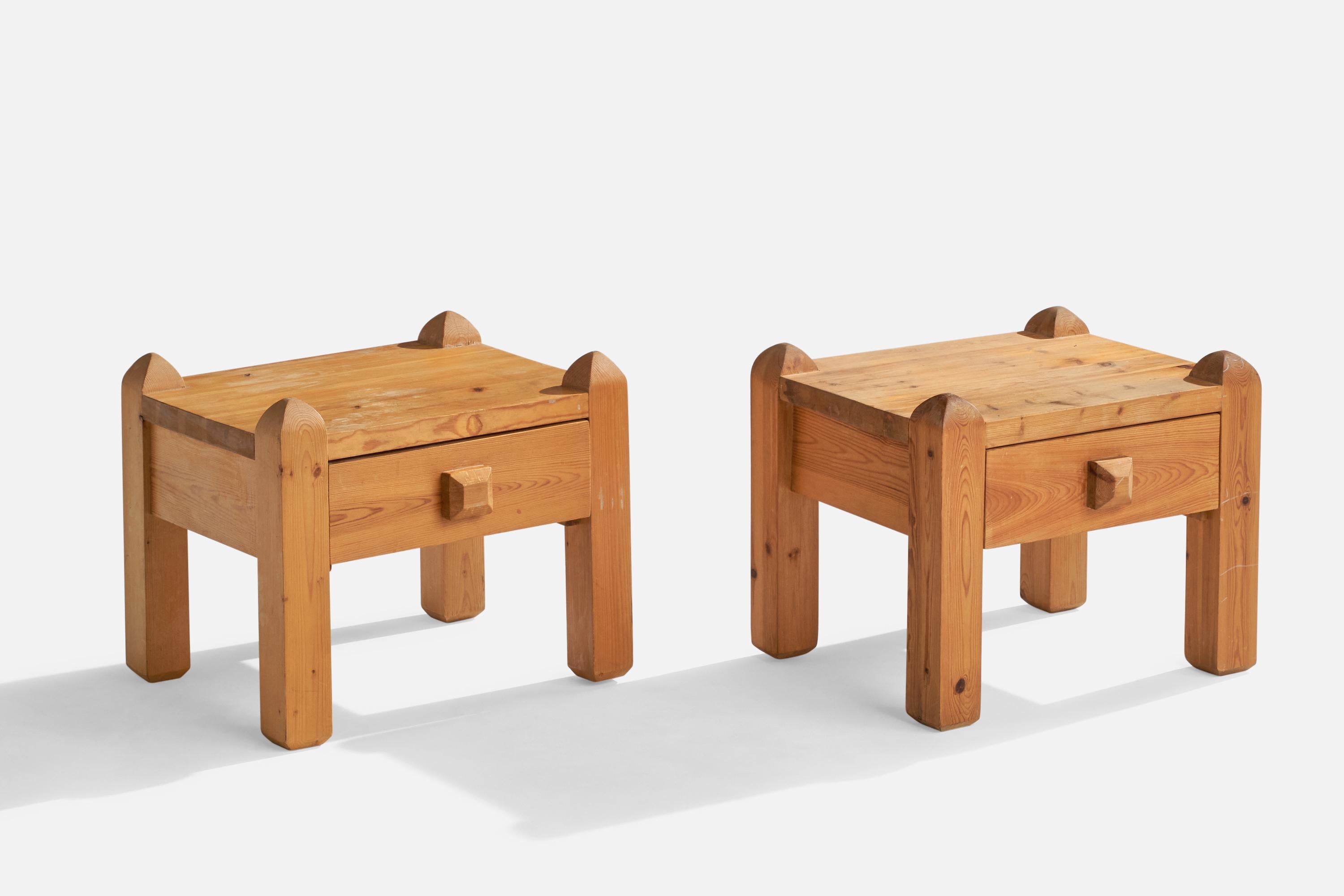 A pair of pine nightstands or bedside cabinets designed by Erik Höglund, presumably manufactured by Boda Trä, Sweden, 1970s.