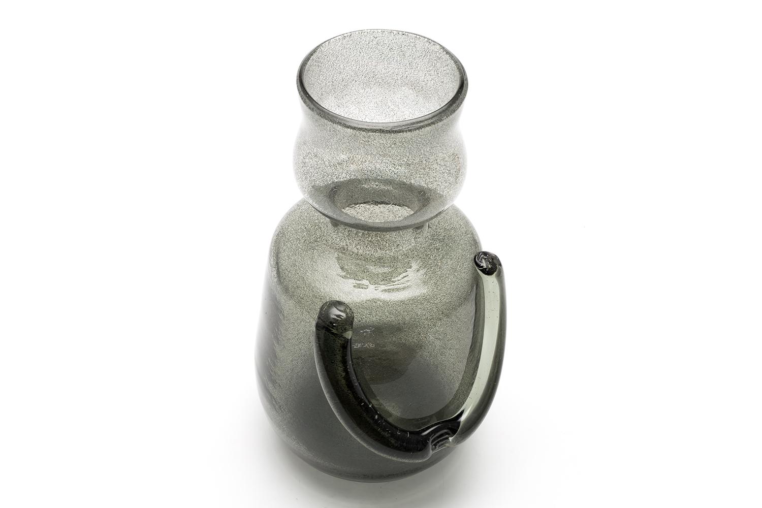 Metà XX secolo Erik Höglund / BOTTIGLIA DI PERSONE (CARBORUNDUM GRIGIO) H884 / Boda Glasbruk / Anni '50 in vendita