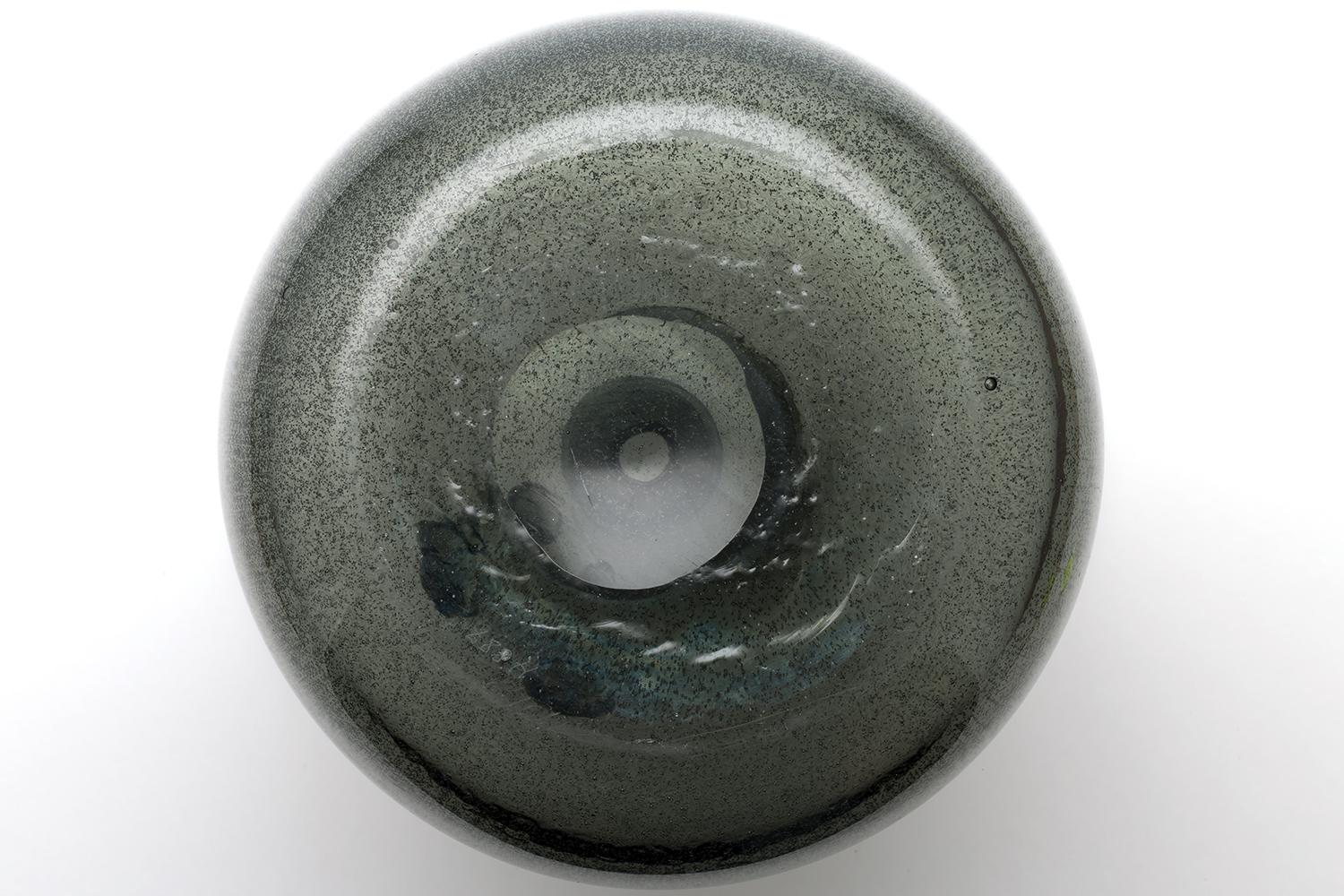 Erik Höglund / PEOPLE BOTTLE(GREY CARBORUNDUM) H887 / Boda Glasbruk / 1950s For Sale 2