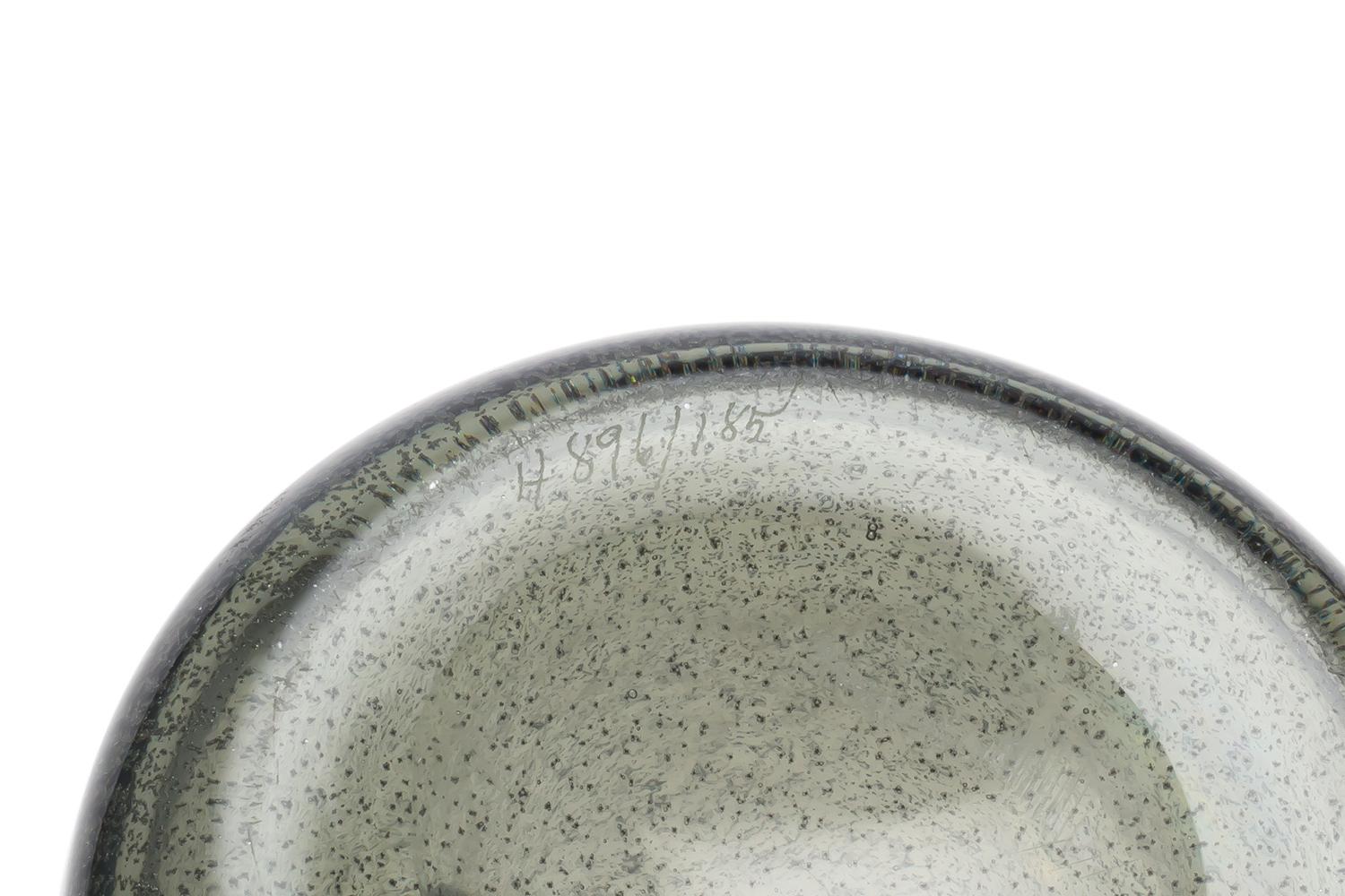 Erik Höglund / PEOPLE BOTTLE(GREY CARBORUNDUM) H896 / Boda Glasbruk / 1950s For Sale 3