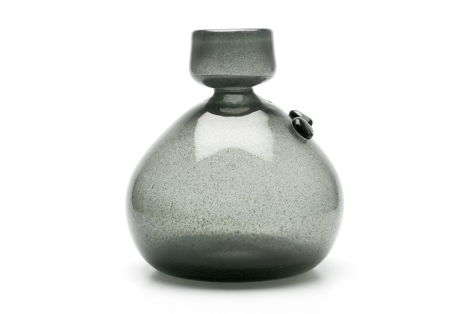 Erik Hoglund / People Form Vase, 'Grey Carbrundum' / Boda Glasbruk / 1950s In Good Condition For Sale In Shibuya-Ku, JP