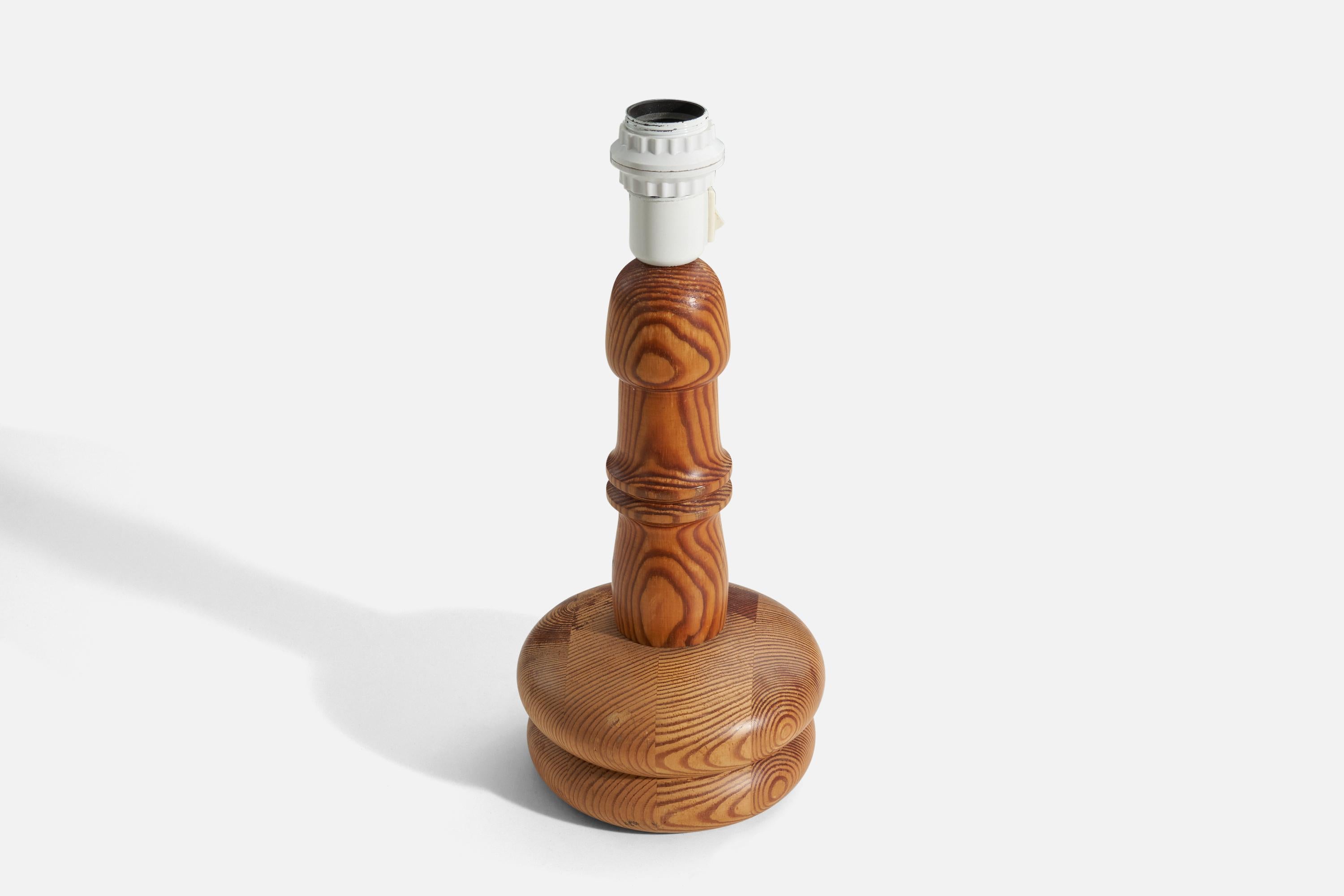 Swedish Erik Höglund, Table Lamp, Pine, Boda Trä, Sweden, c. 1960s For Sale