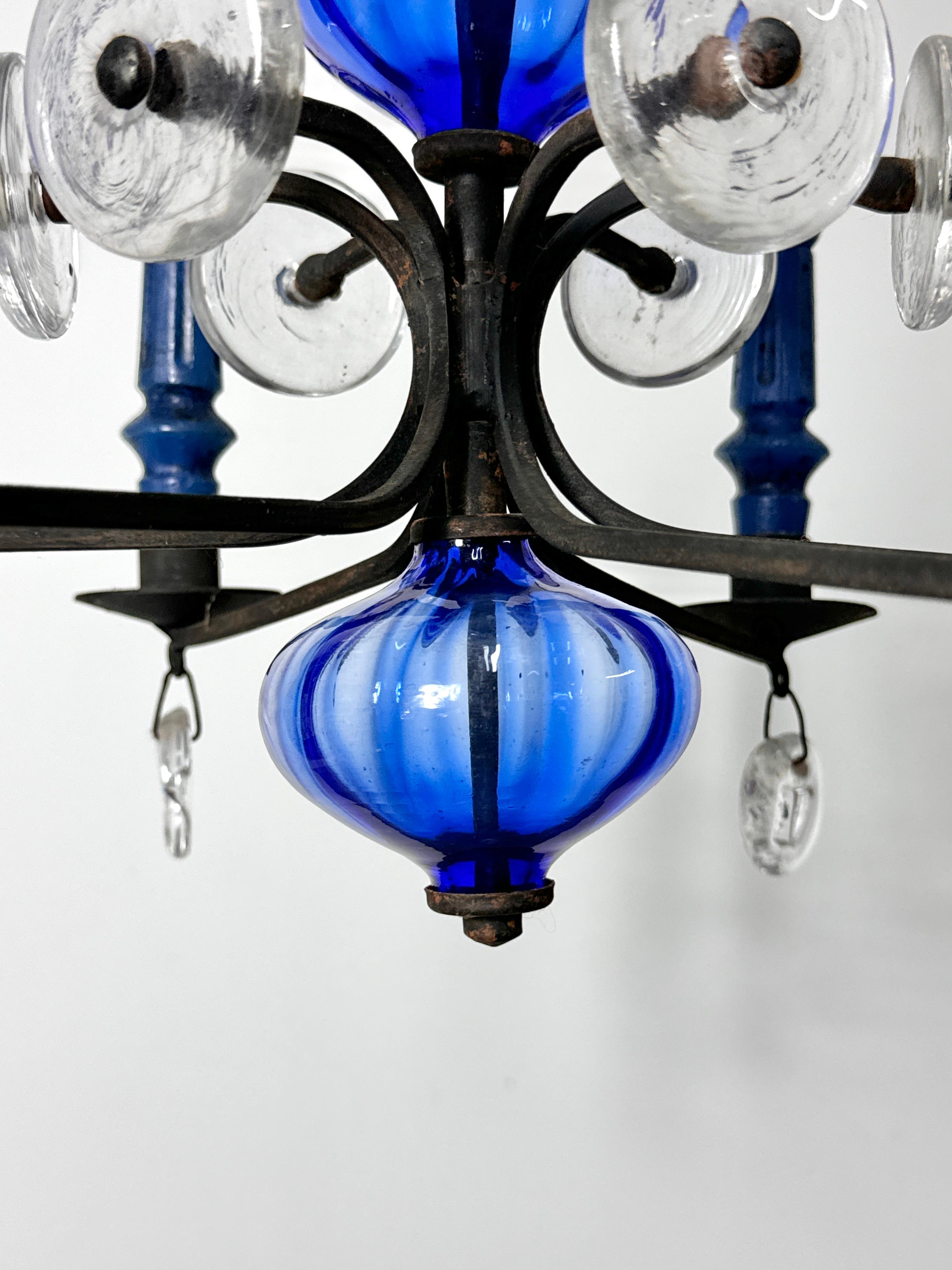 Candelabro colgante de hierro forjado y cristal de Erik Hoglund para Boda Años 60 en venta 4