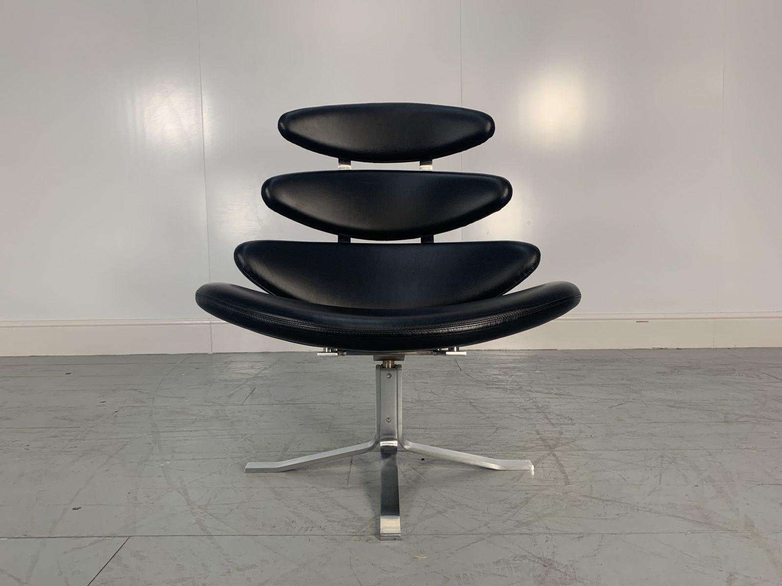 Erik Jorgensen “Corona” EJ5 Chair in Black “Apache” Leather In Good Condition For Sale In Barrowford, GB