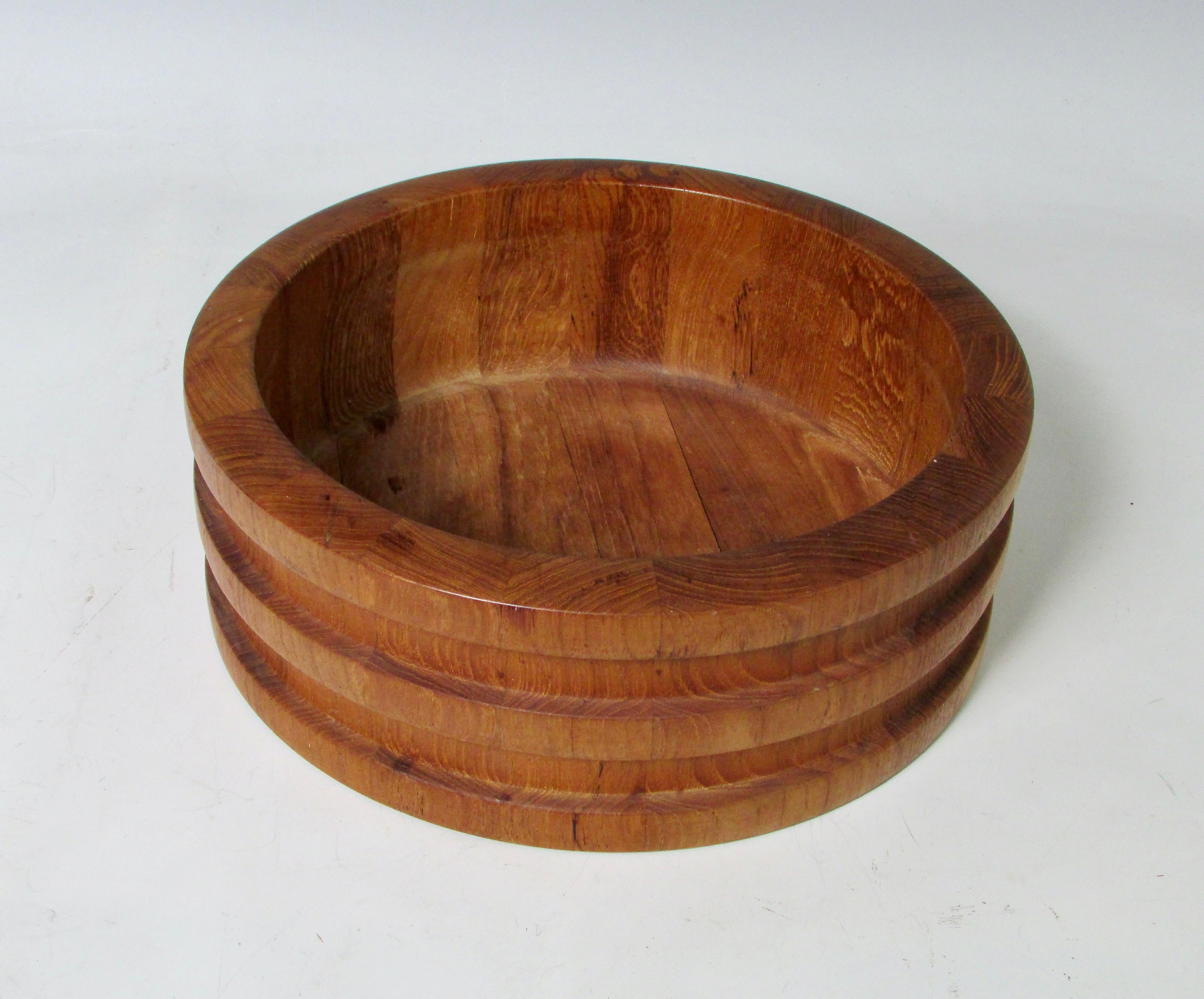 Erik Jorgensen für Woodline Gerippte Schale aus dänischem Teakholz im Angebot 2