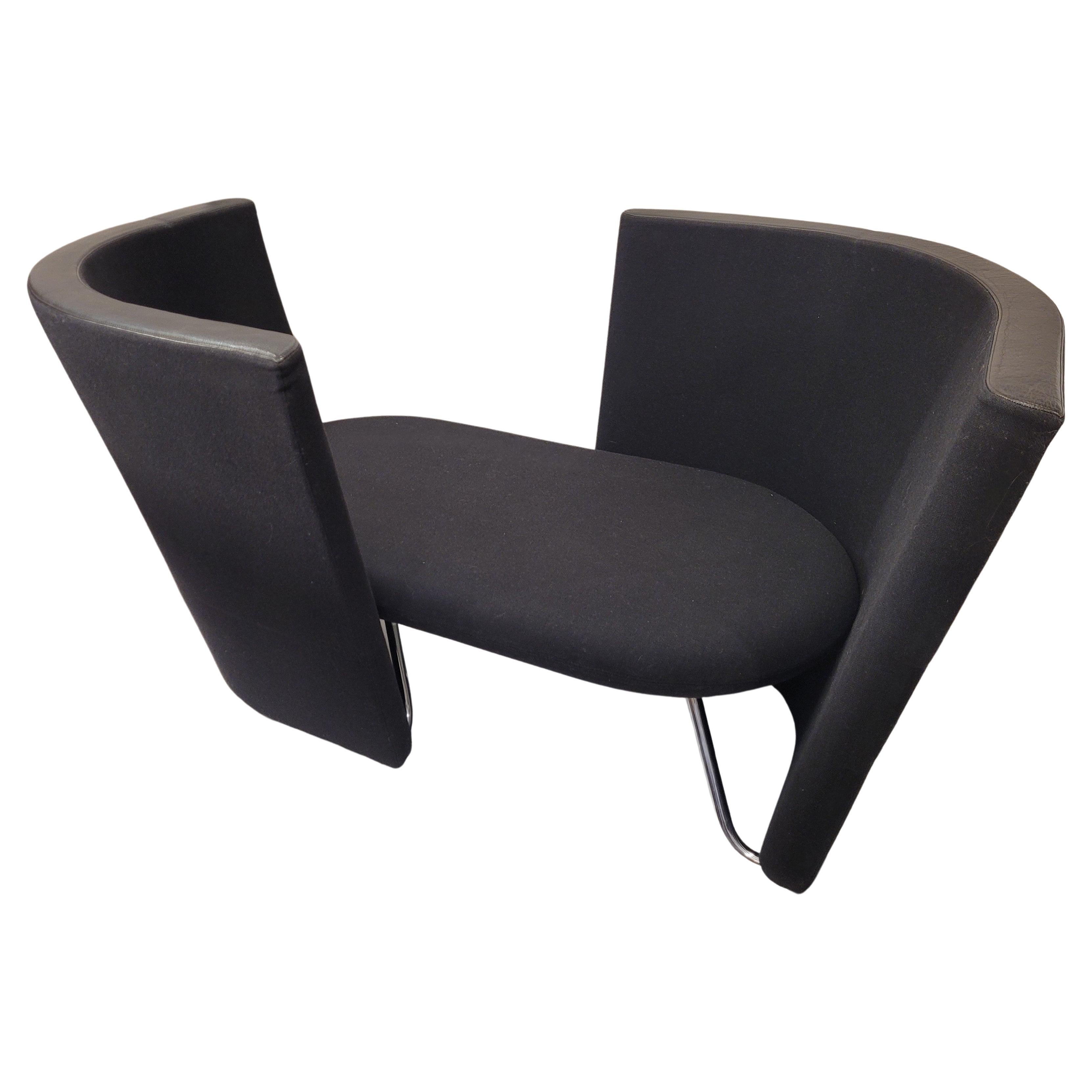 Erik Jørgensen black Sofá "Love Seat" EJ800 diseño Foersom & Hiort-Lorenzen  For Sale