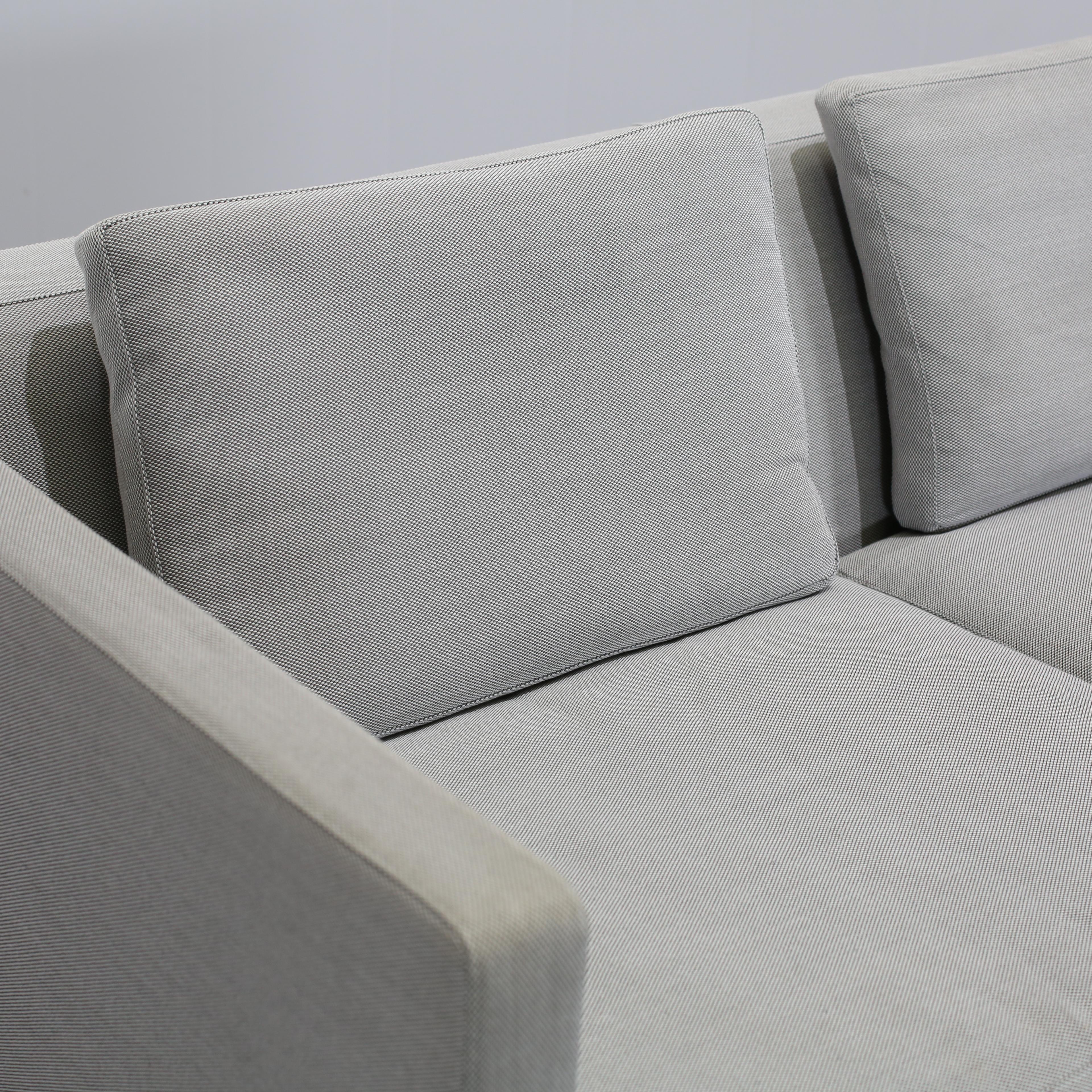 Scandinavo moderno Divano e poggiapiedi in tessuto grigio Erik Jørgensen in vendita