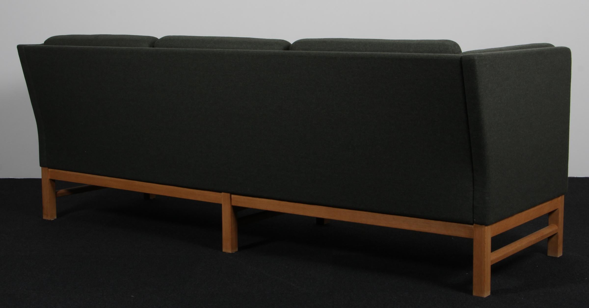 Cuir Erik Jørgensen Three-Seat Sofa en vente