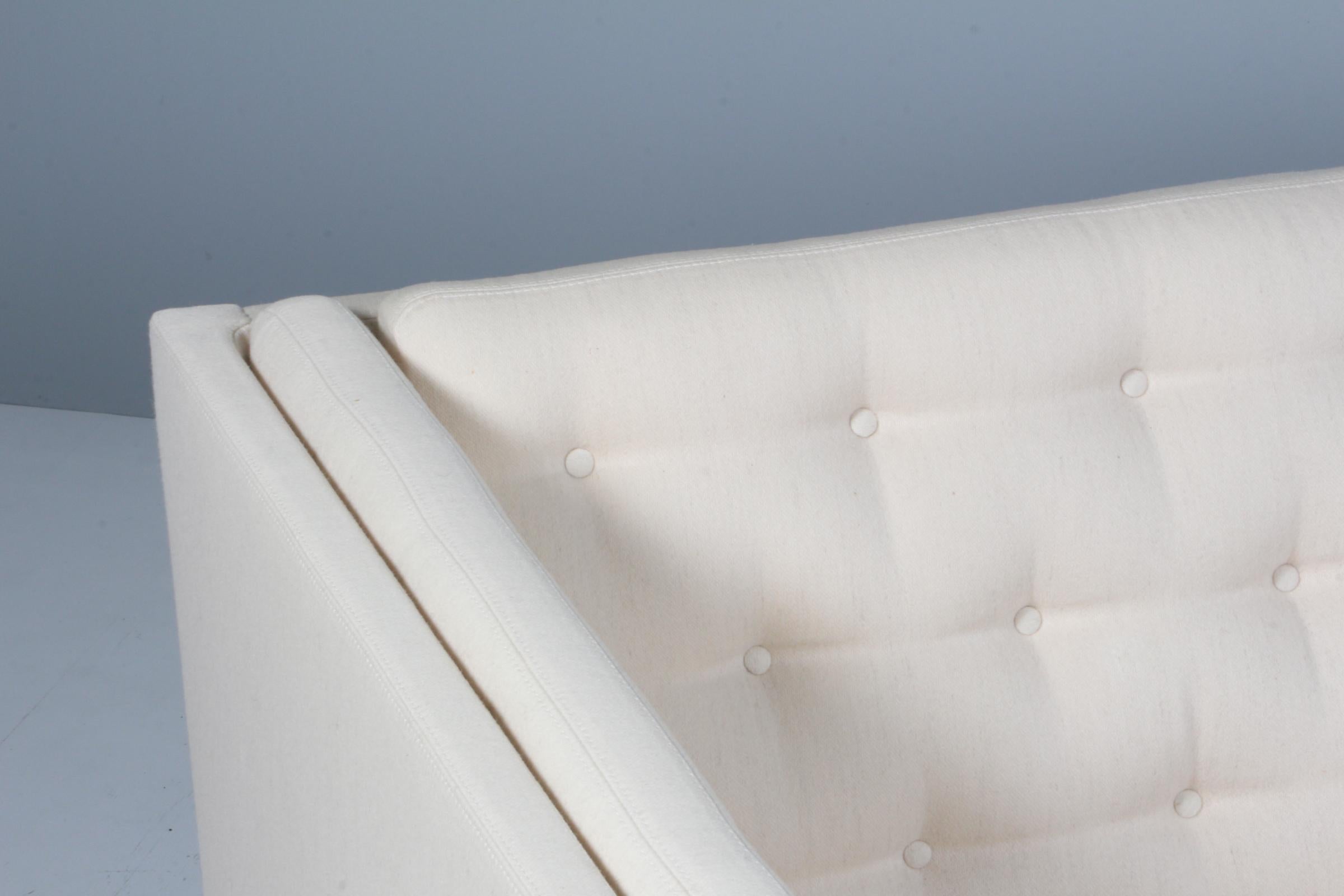 Erik Jørgensen Zweisitziges Sofa, Modell EJ315. Savak Wolle und Eiche (Dänisch) im Angebot