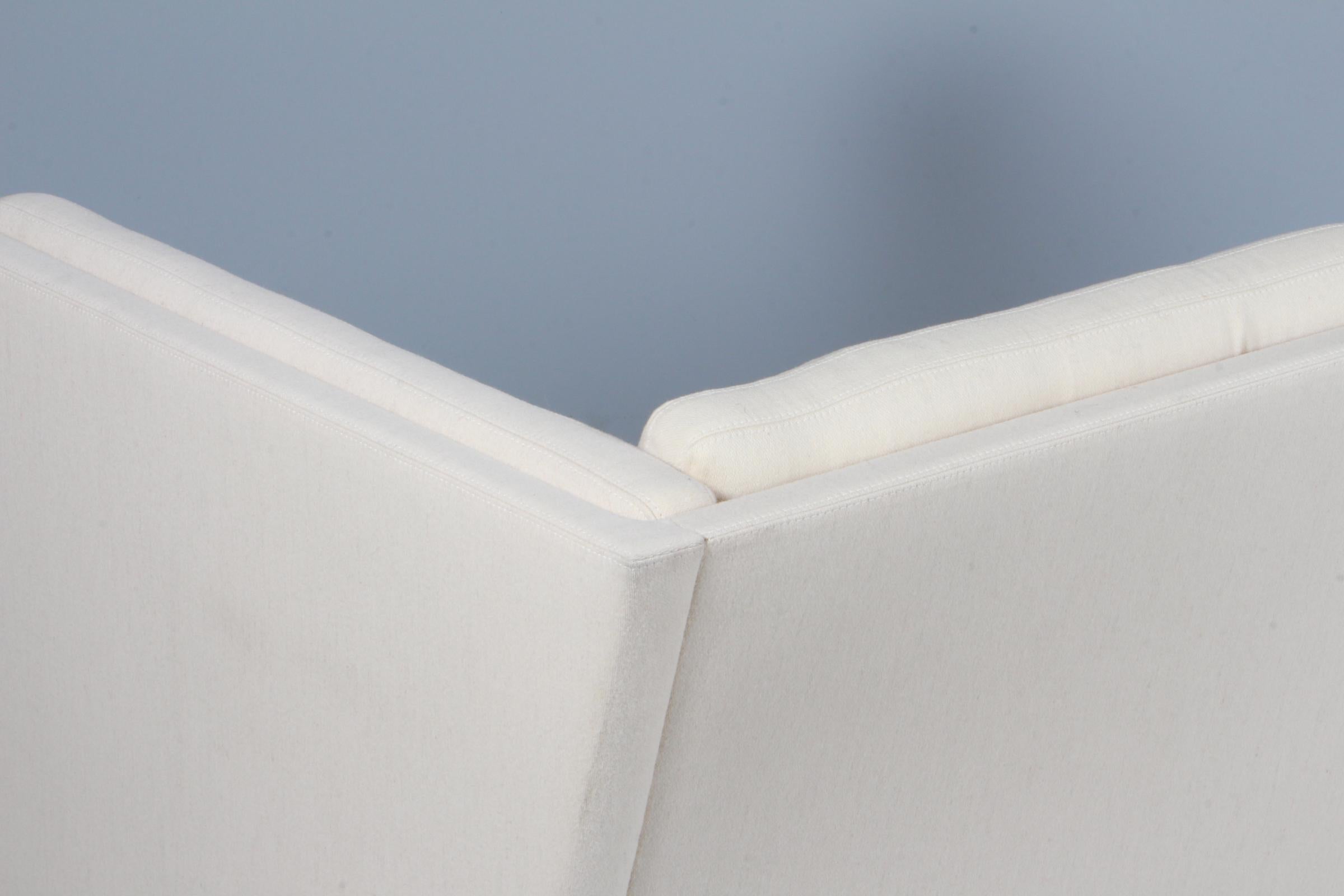 Erik Jørgensen Zweisitziges Sofa, Modell EJ315. Savak Wolle und Eiche (Eichenholz) im Angebot