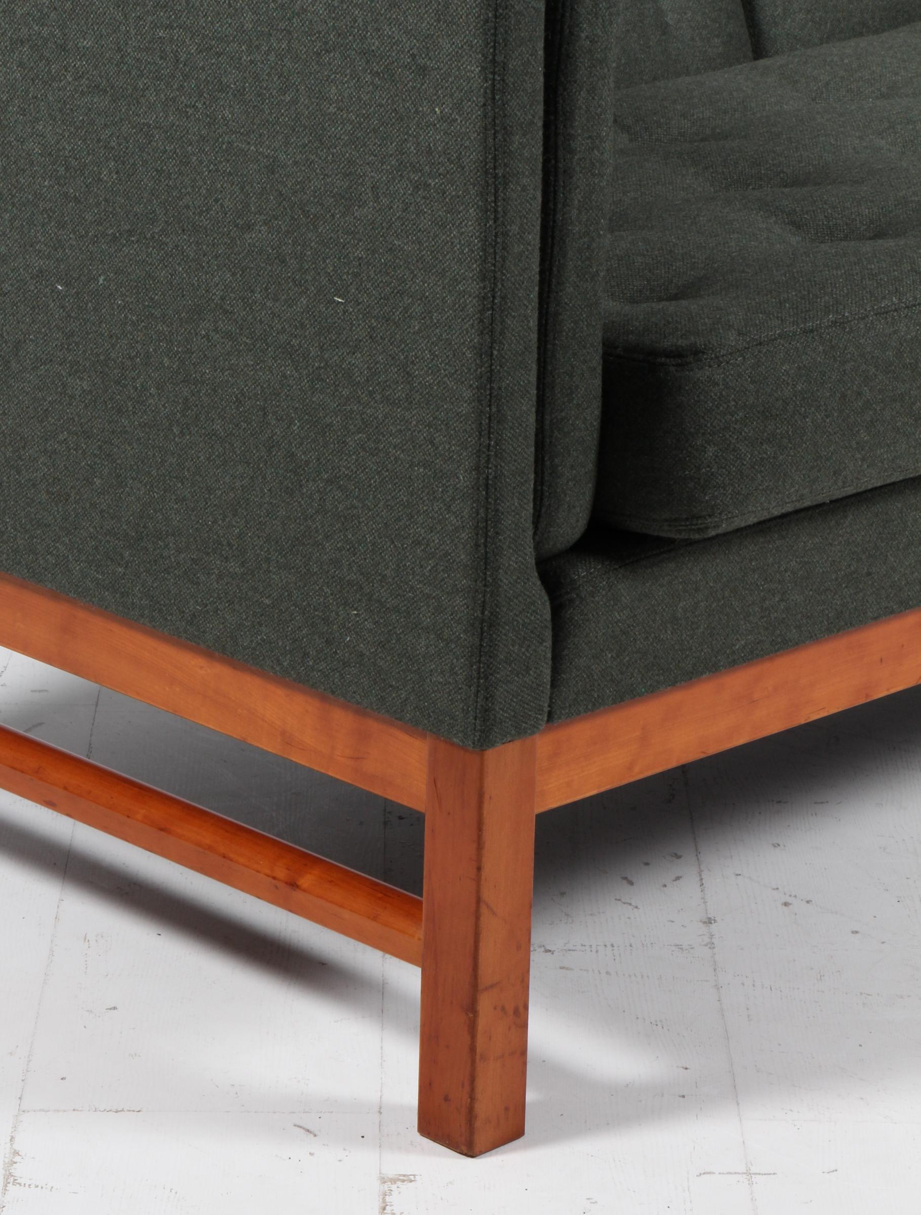 Sofá de dos plazas Erik Jørgensen, modelo EJ315. Lana, cerezo y cuero en Bueno estado para la venta en Esbjerg, DK