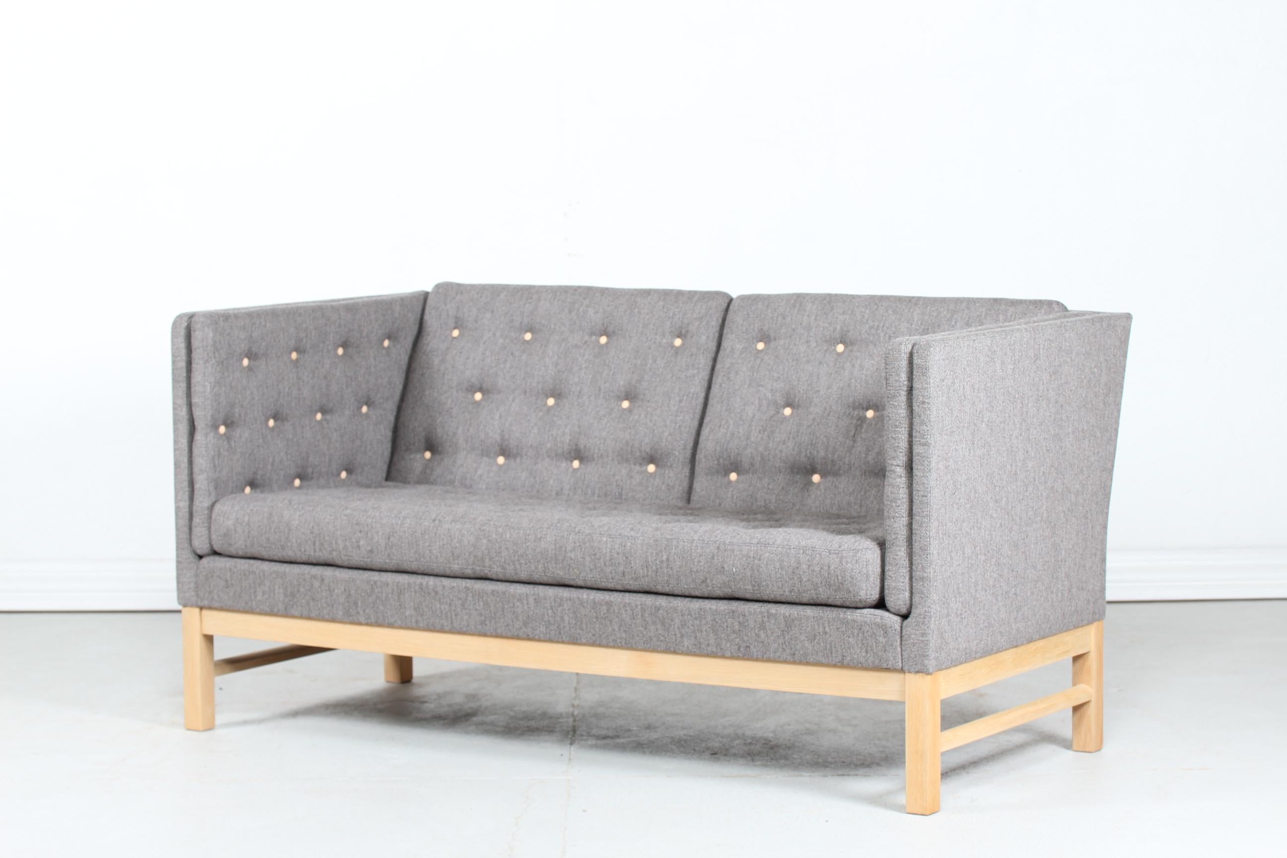 Erik Jørgensen Two-Seat Sofa EJ 315 Upholstered with New Gray Savak from Gabriel In Good Condition In Aarhus C, DK