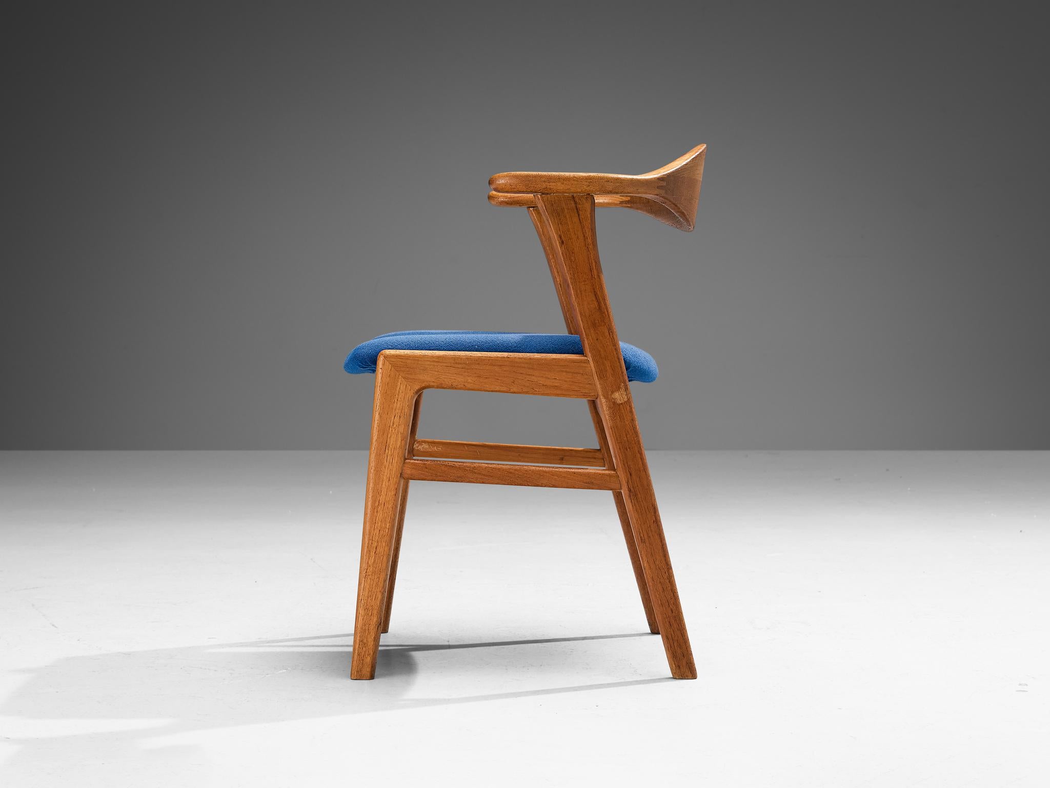 Scandinavian Modern Erik Kirkegaard Armchair in Oak and Blue Upholstery  For Sale