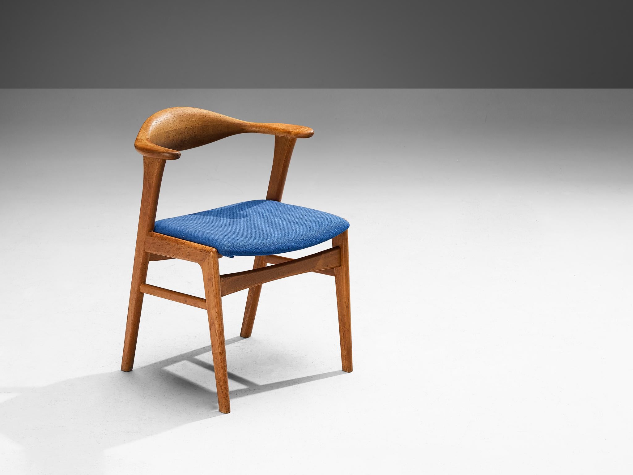 Mid-20th Century Erik Kirkegaard Armchair in Oak and Blue Upholstery  For Sale