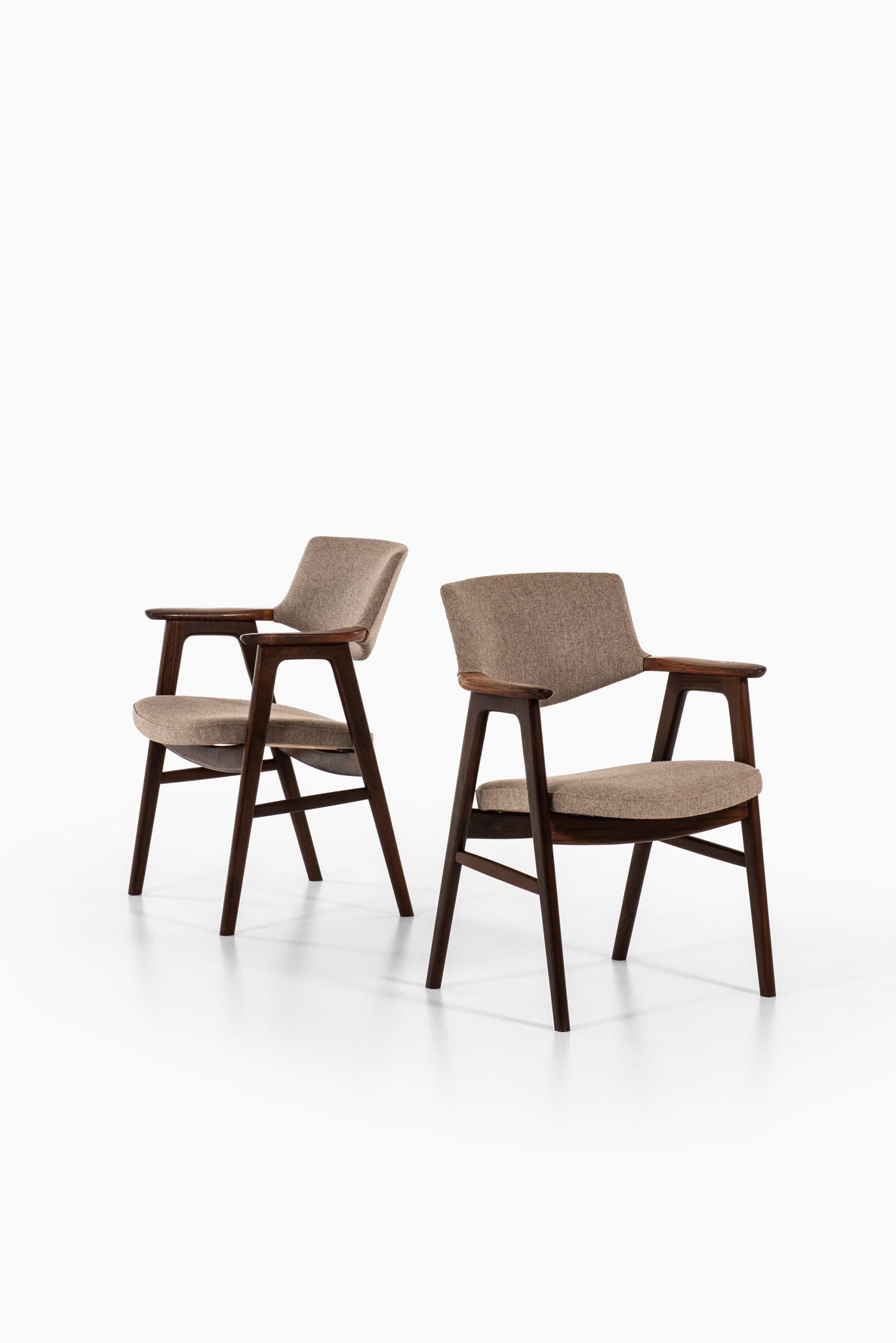 Scandinavian Modern Erik Kirkegaard Armchairs / Dining Chairs by Høng Stolefabrik in Denmark For Sale