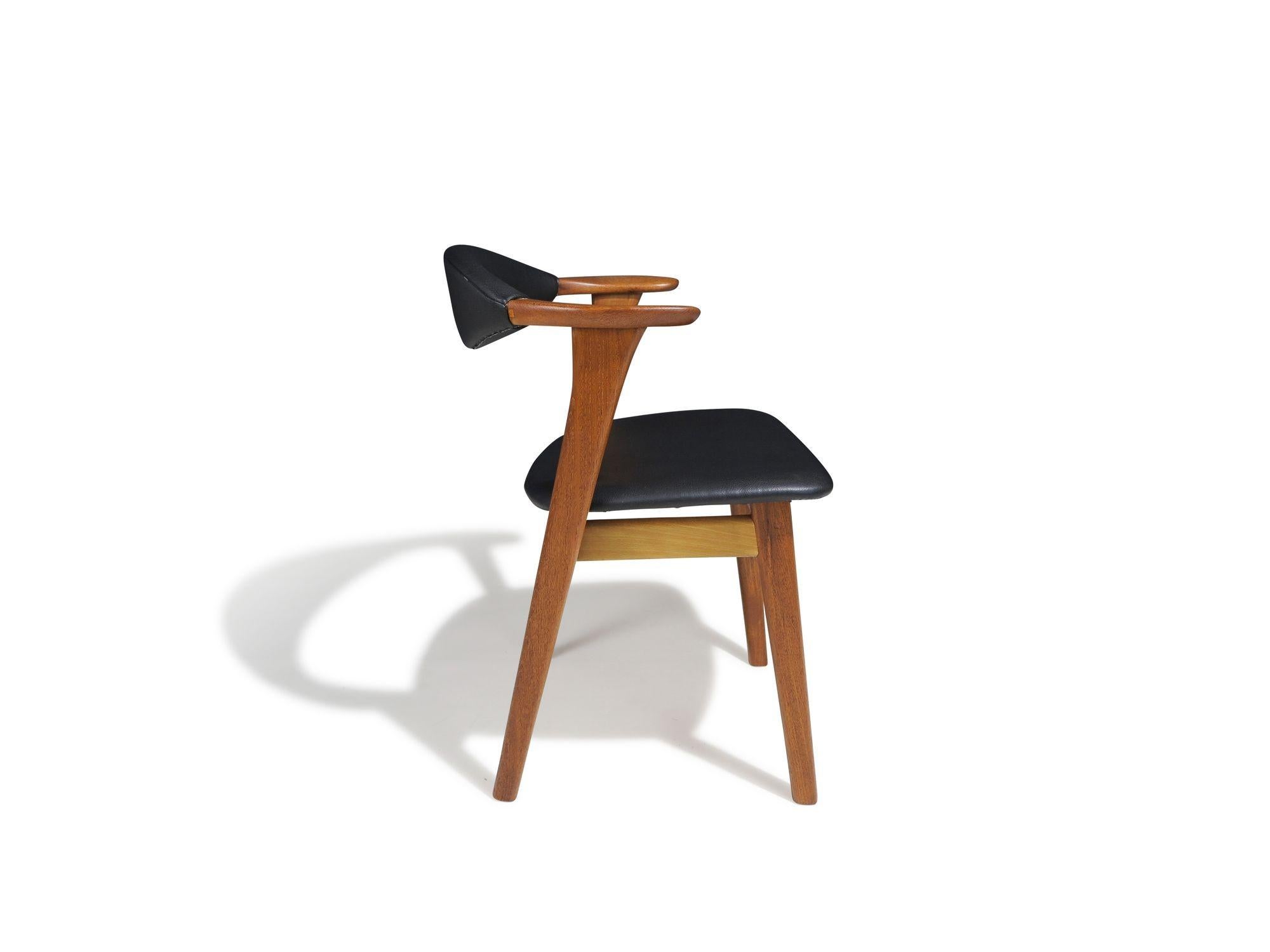 Erik Kirkegaard Danish Teak Dining Chairs in Black Leather, Six (6) For Sale 2