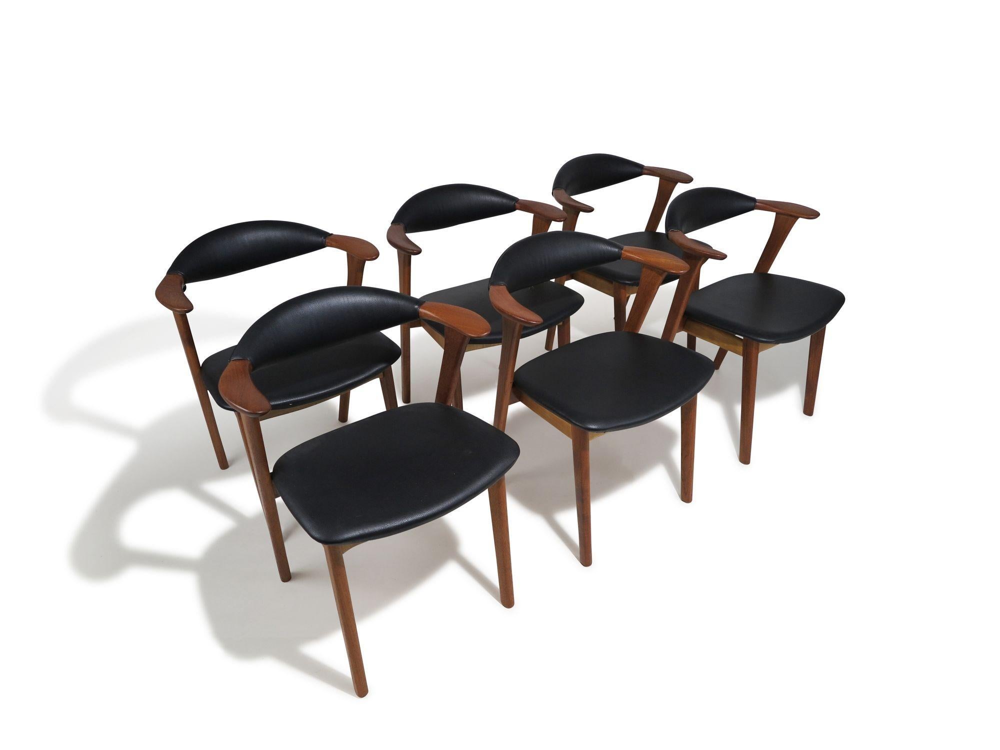 Erik Kirkegaard Danish Teak Dining Chairs in Black Leather, Six (6) For Sale 3