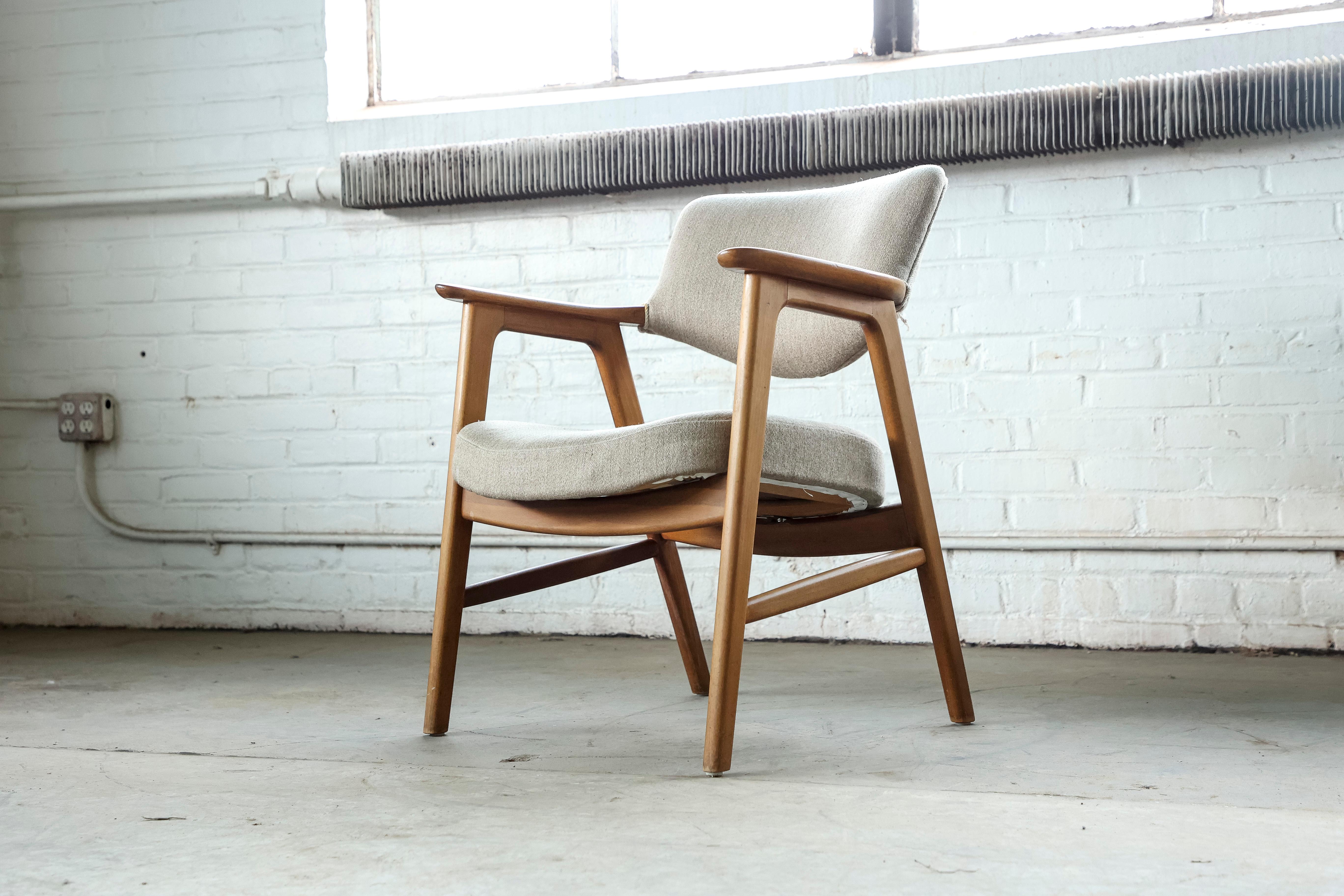 Mid-20th Century Erik Kirkegaard for Høng Pair of Desk or Side Chairs in Beech and Wool, 1960s