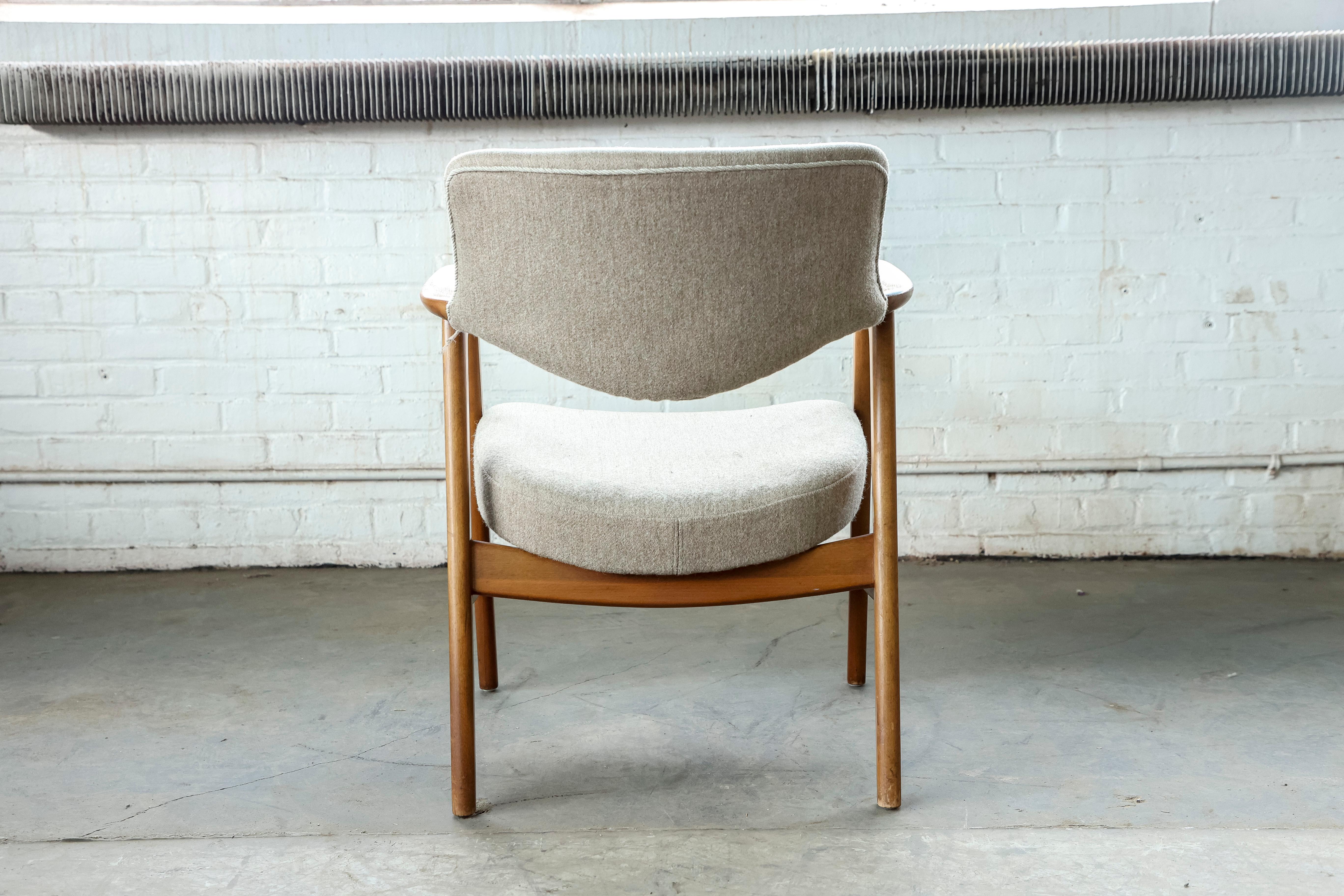 Erik Kirkegaard for Høng Pair of Desk or Side Chairs in Beech and Wool, 1960s 2
