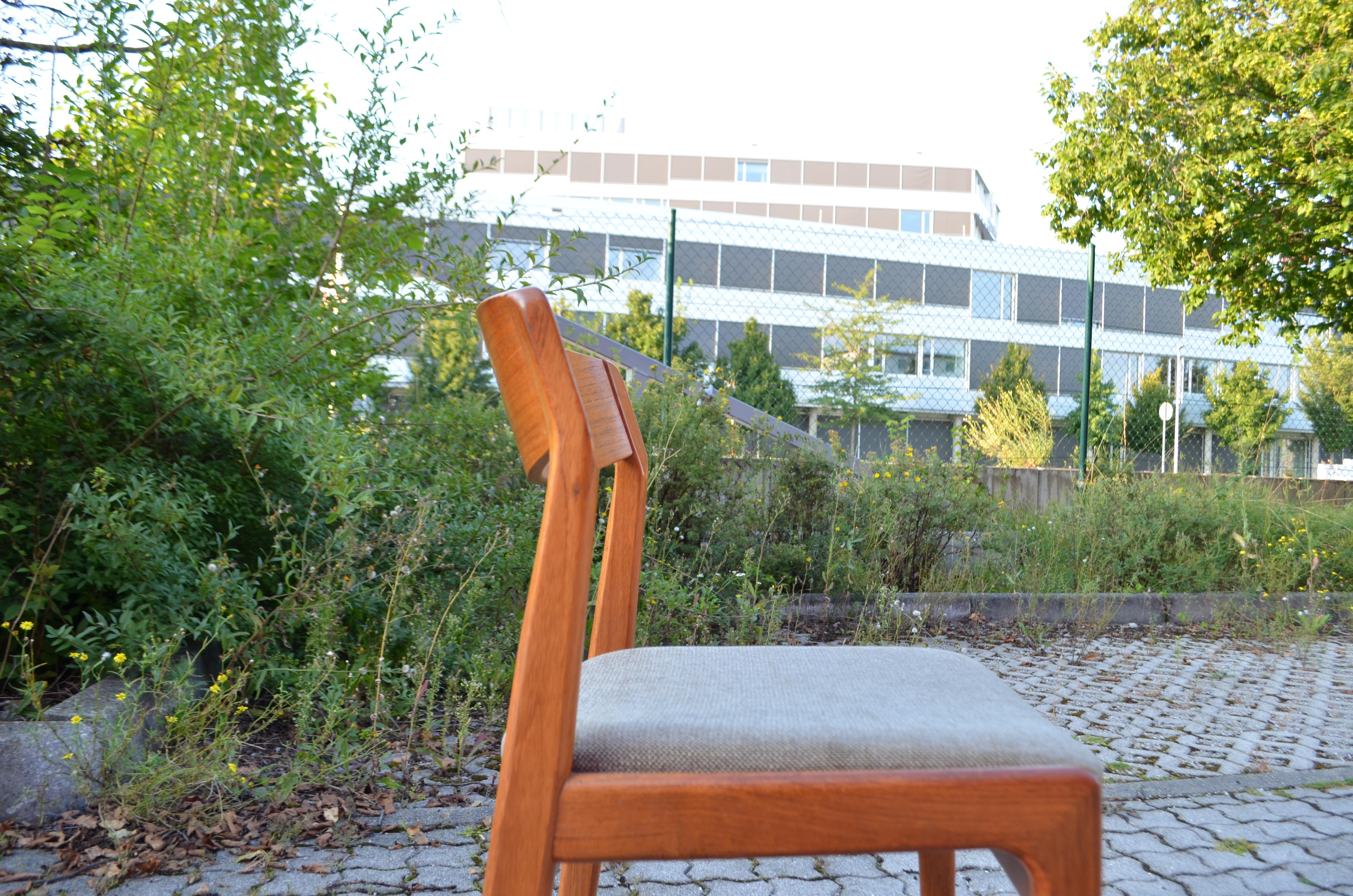 Erik Kirkegaard for Hong Stole Stolefabrik Danish Teak Dining Chair Set of 4 For Sale 3