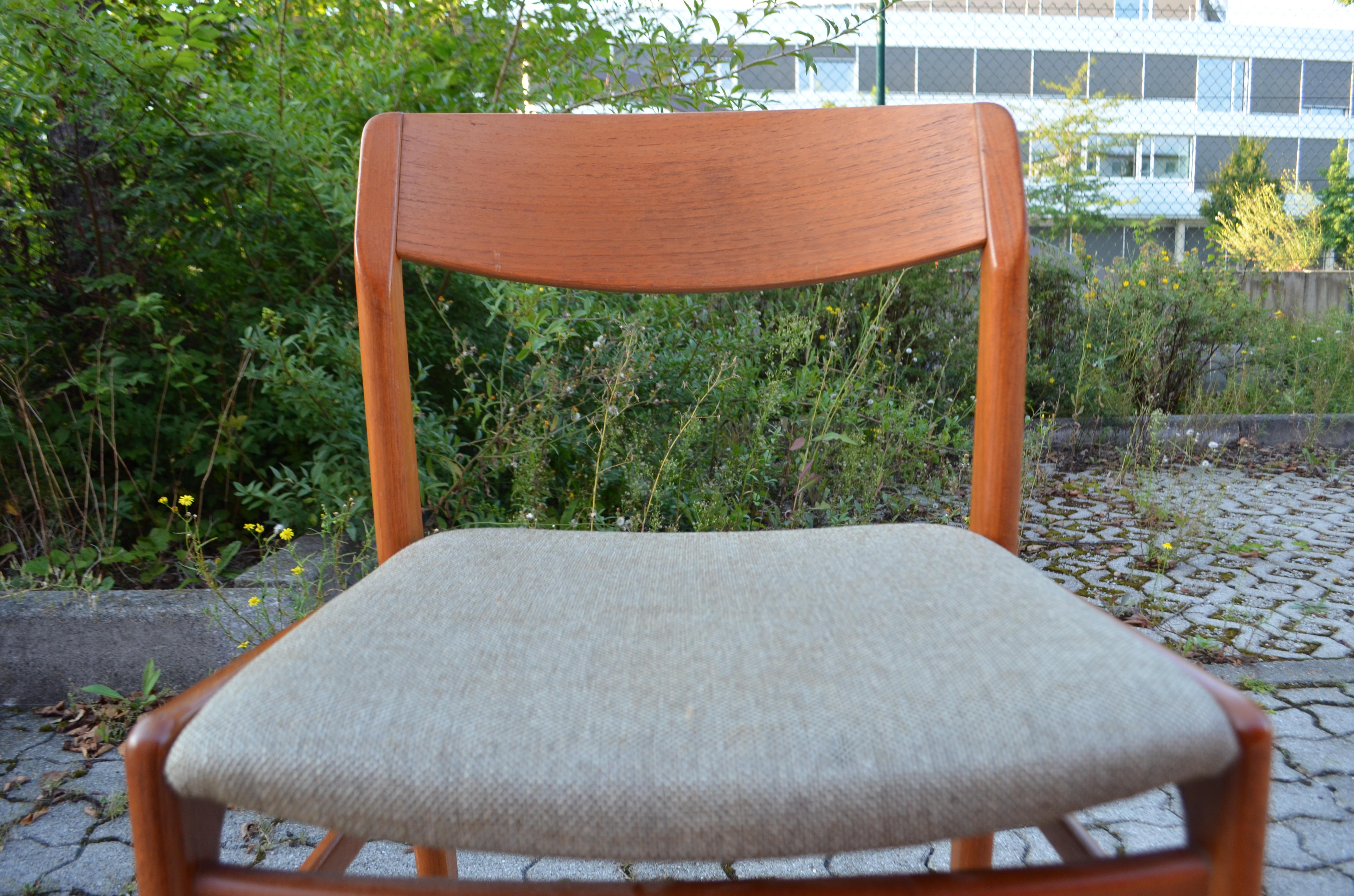 Erik Kirkegaard for Hong Stole Stolefabrik Danish Teak Dining Chair Set of 4 For Sale 5
