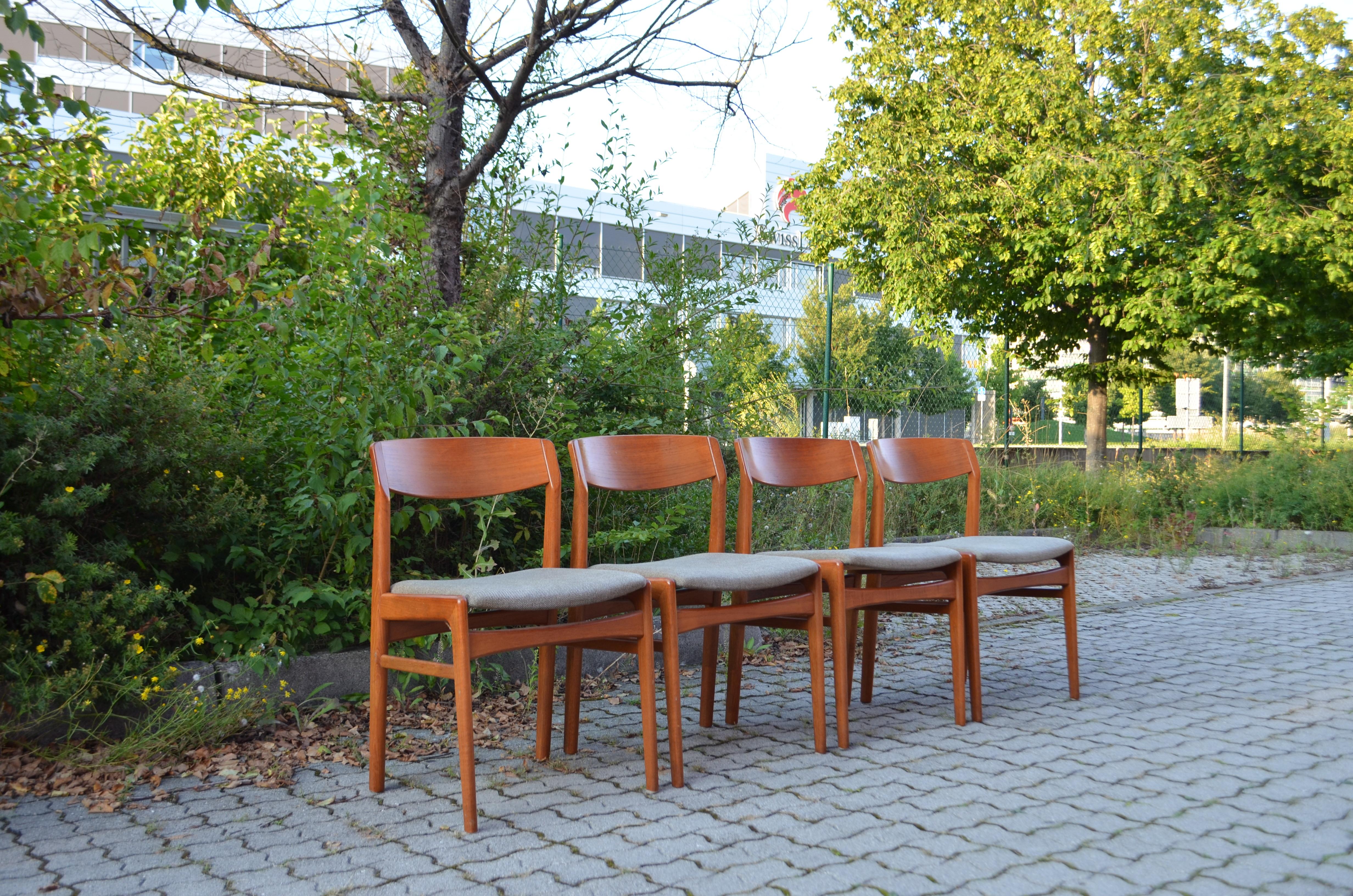 Scandinave moderne Ensemble de 4 chaises de salle à manger danoises en teck Erik Kirkegaard pour Hong Stole Stolefabrik en vente