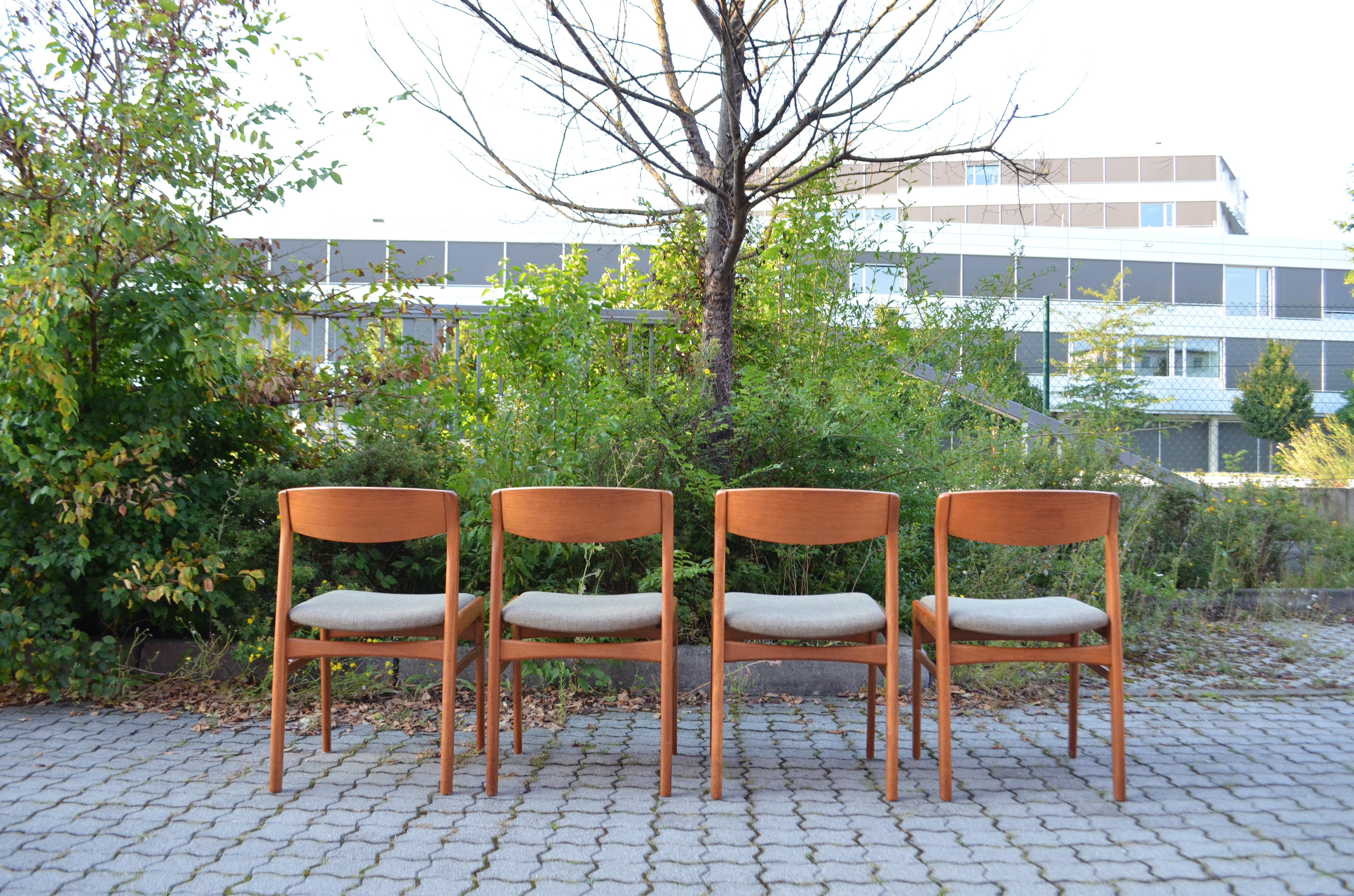 Danois Ensemble de 4 chaises de salle à manger danoises en teck Erik Kirkegaard pour Hong Stole Stolefabrik en vente