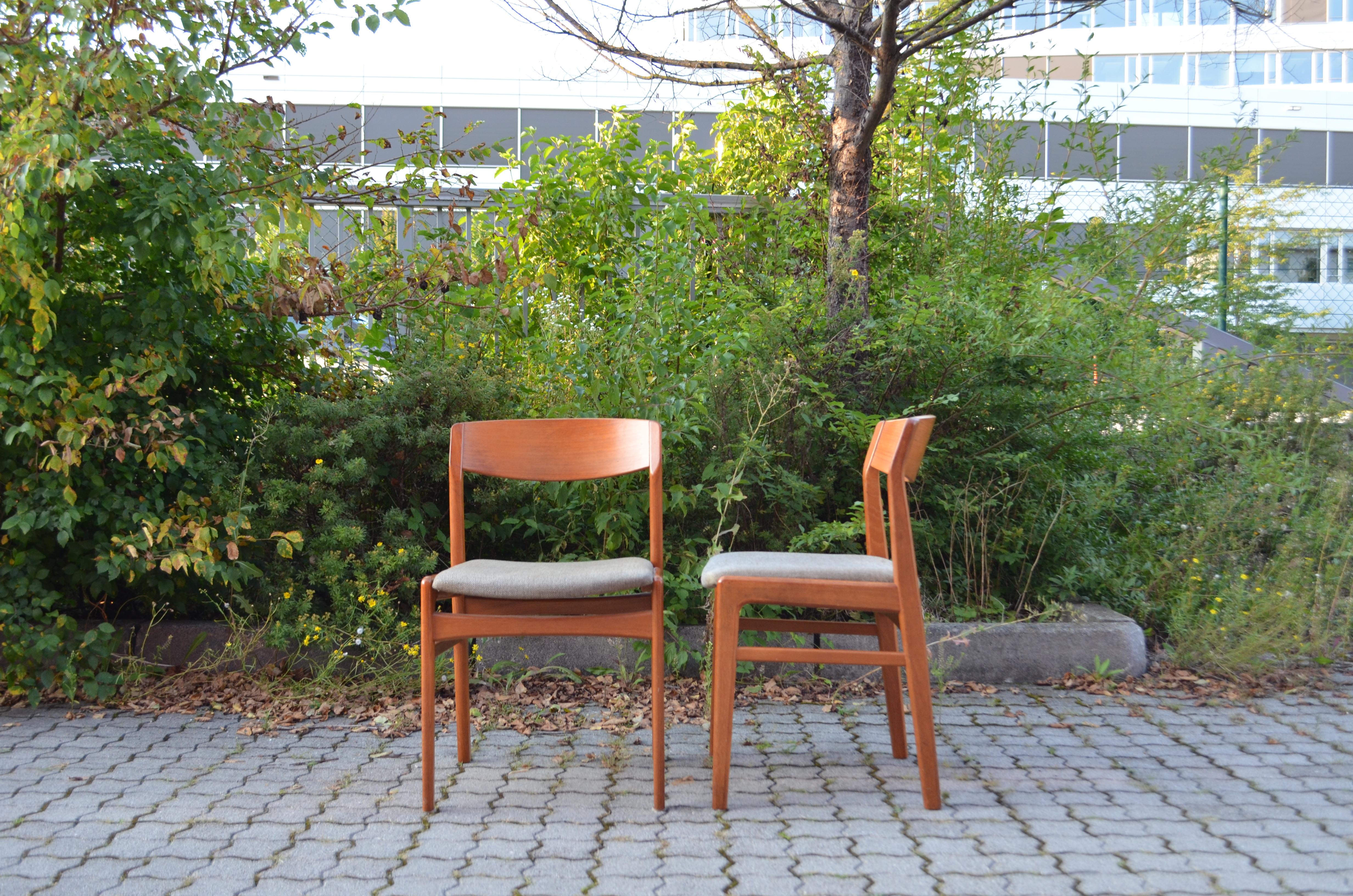 Ensemble de 4 chaises de salle à manger danoises en teck Erik Kirkegaard pour Hong Stole Stolefabrik Bon état - En vente à Munich, Bavaria