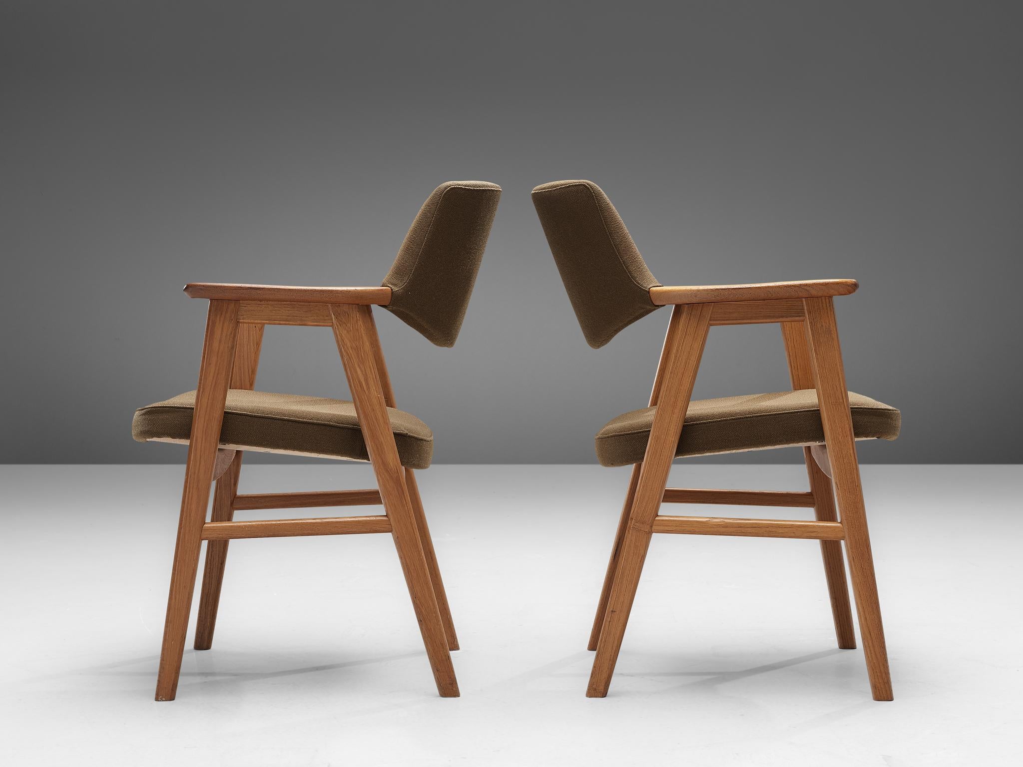 Erik Kirkegaard Set of Eight Armchairs in Oak and Brown Wool In Good Condition For Sale In Waalwijk, NL