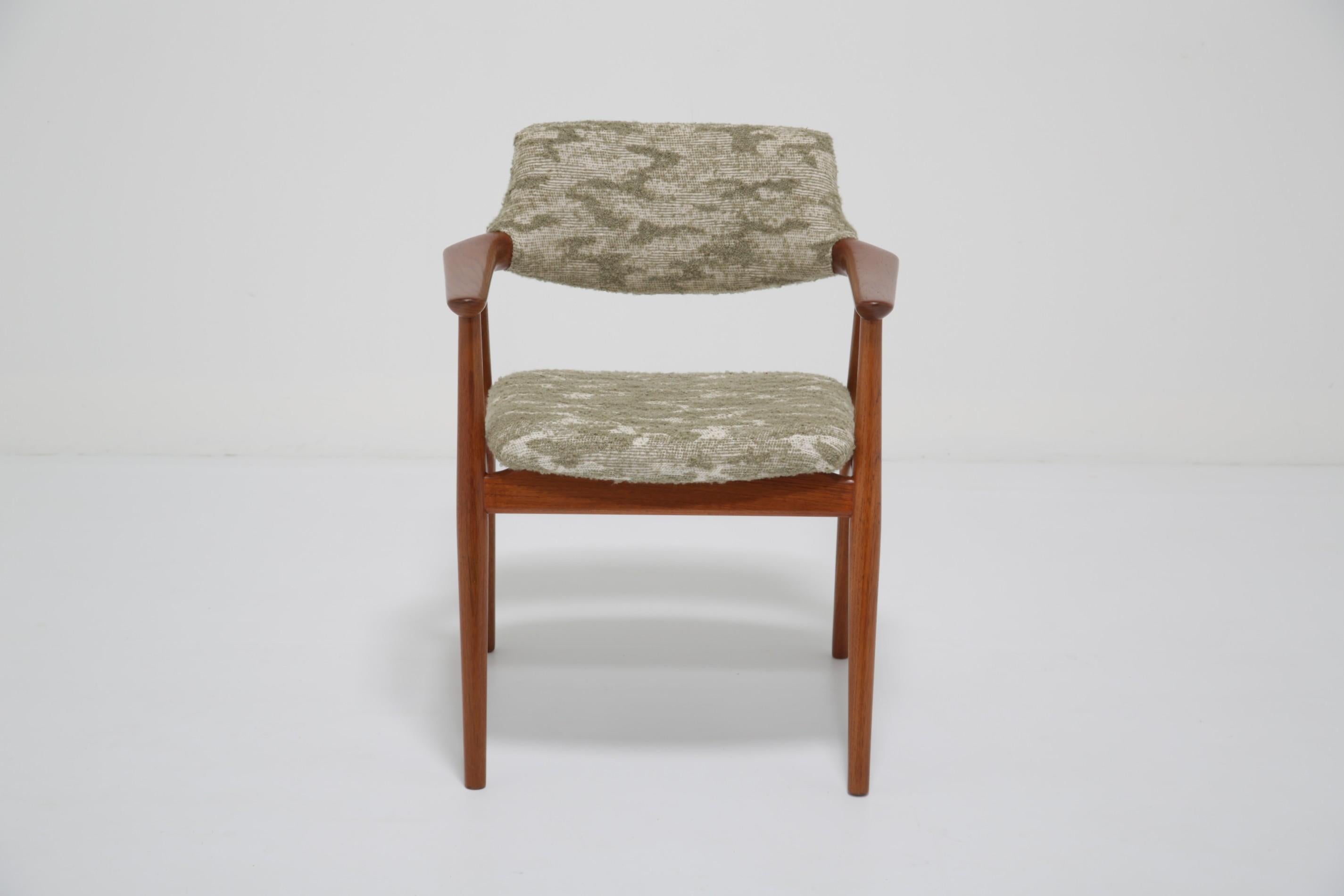 Poltrona in teak Erik Kirkegaard di Glostrup Danimarca, stile moderno Boucle Fabrice. in vendita 4