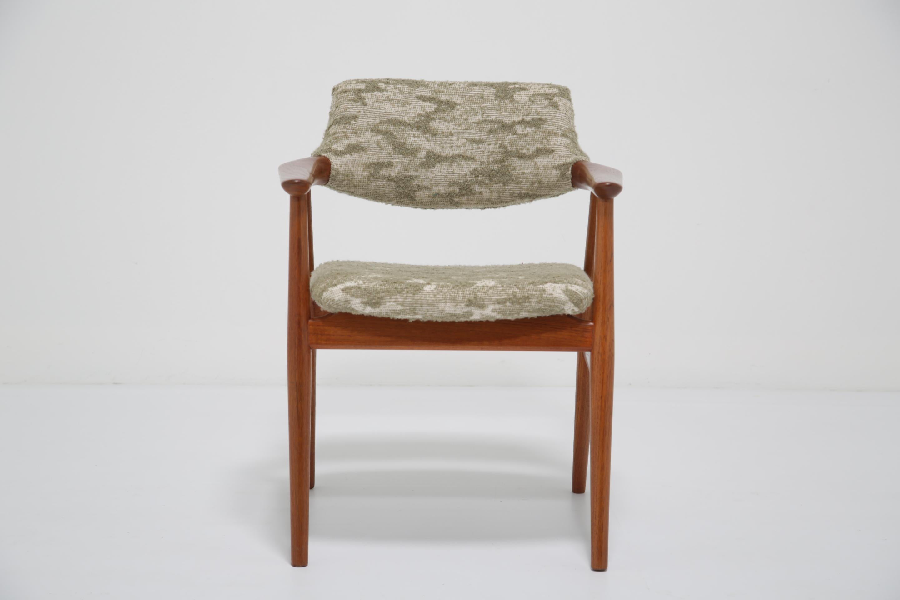 Poltrona in teak Erik Kirkegaard di Glostrup Danimarca, stile moderno Boucle Fabrice. in vendita 5