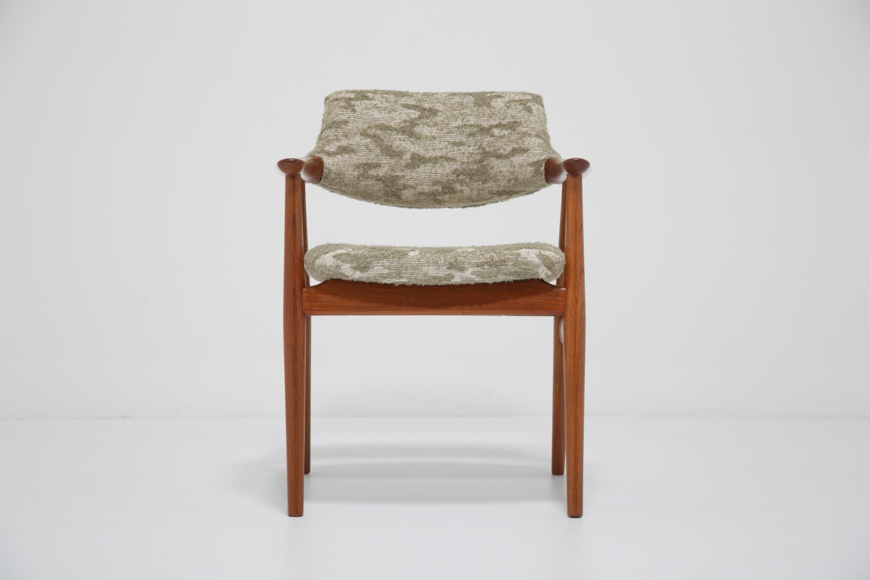 Poltrona in teak Erik Kirkegaard di Glostrup Danimarca, stile moderno Boucle Fabrice. in vendita 6