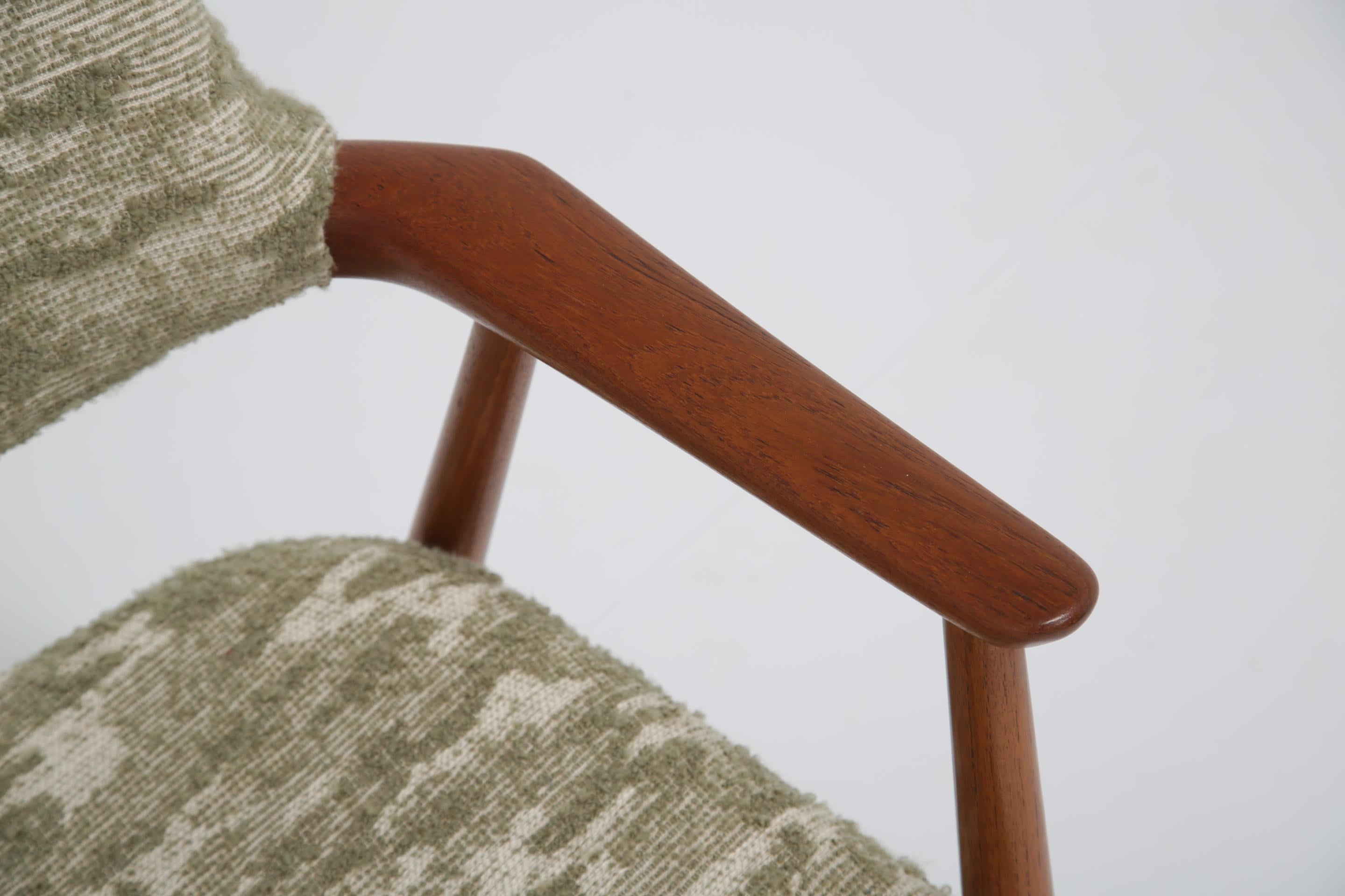 Poltrona in teak Erik Kirkegaard di Glostrup Danimarca, stile moderno Boucle Fabrice. in vendita 7