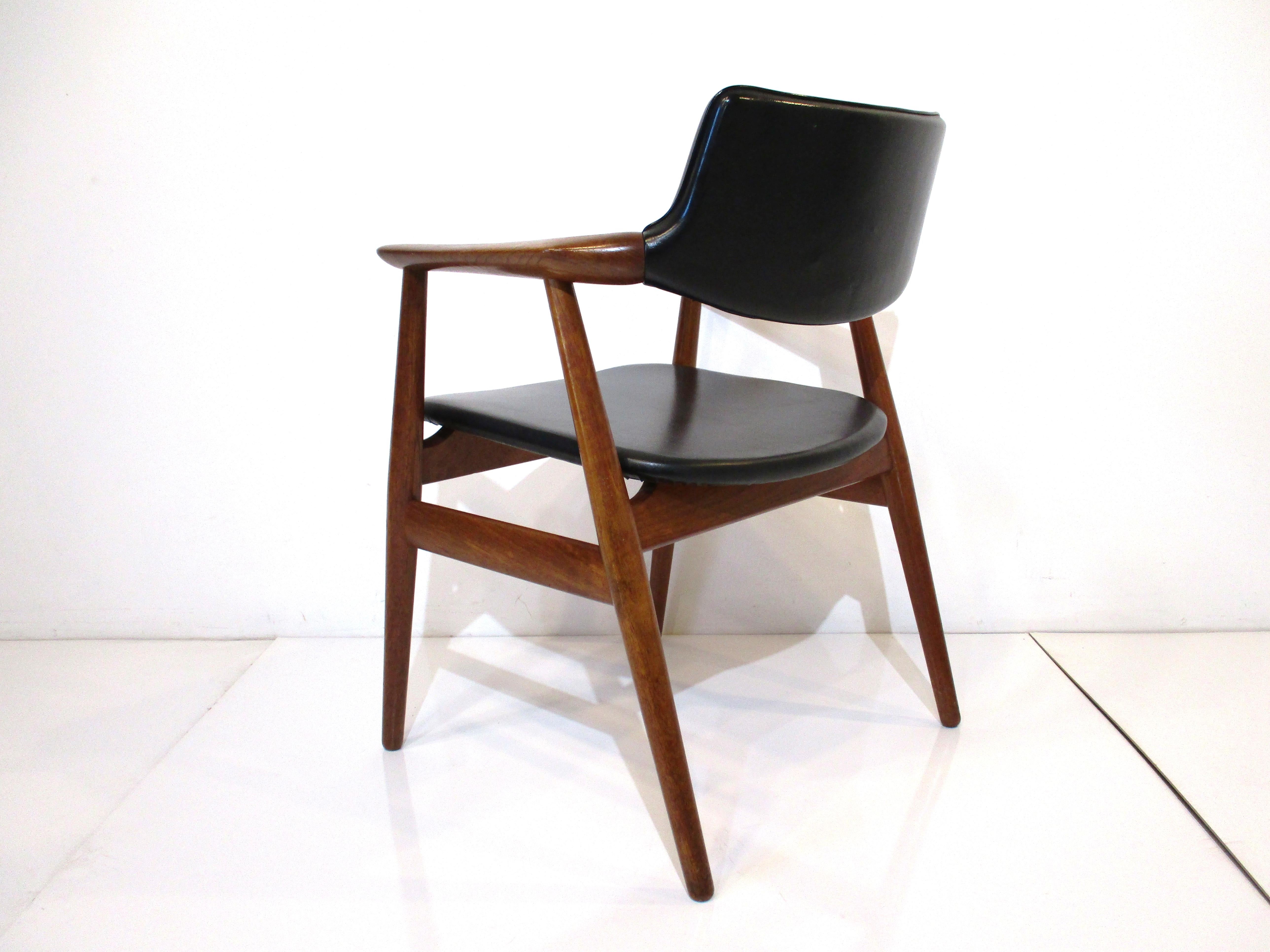 Erik Kirkegarrd Teak Desk Chair for Stolefabrik / Povl Dinesen, Denmark For Sale 1