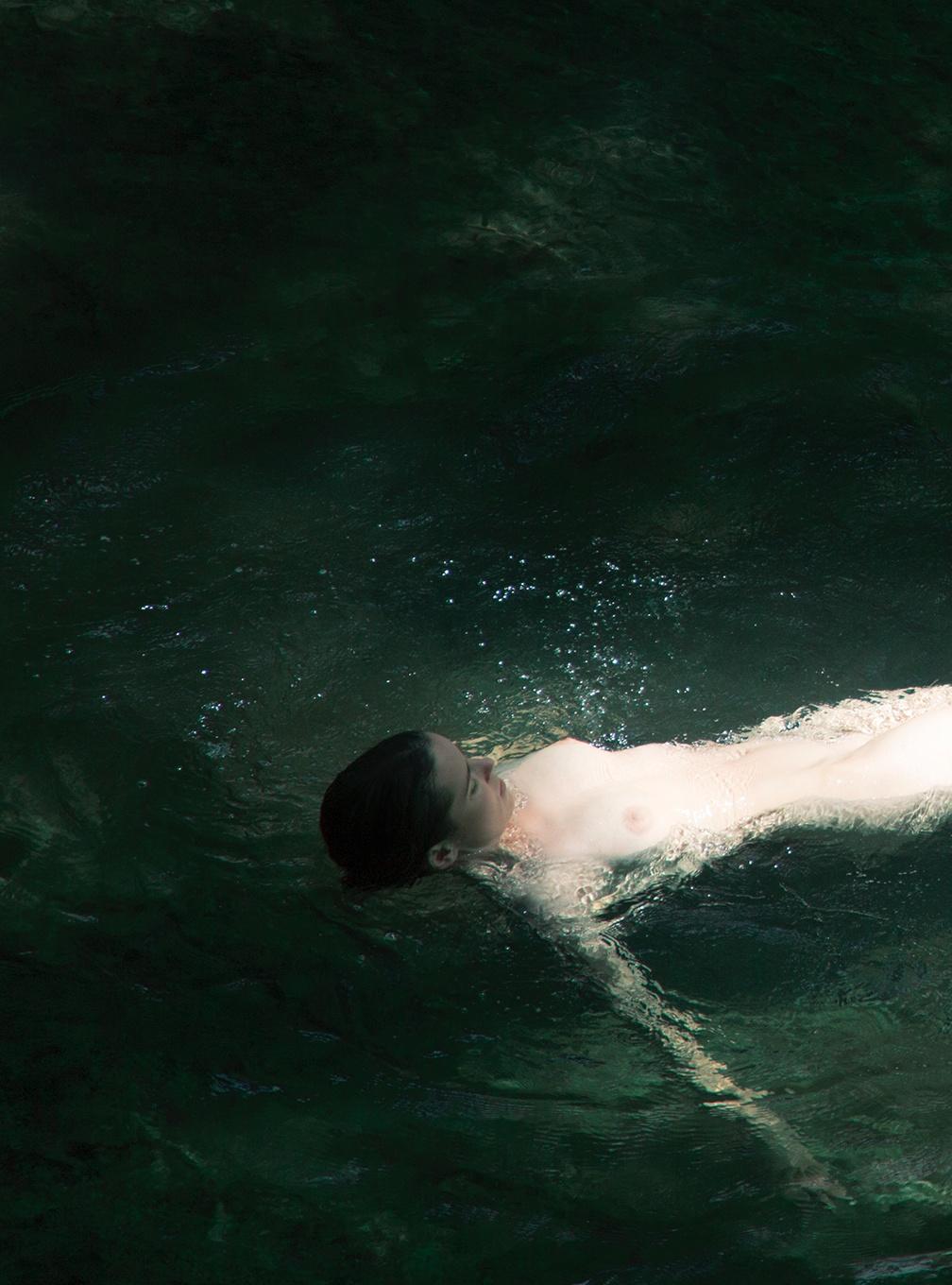 Jack's Brook in Green, The Garden - Erik Madigan Heck, Moda, Colore, Arte in vendita 1