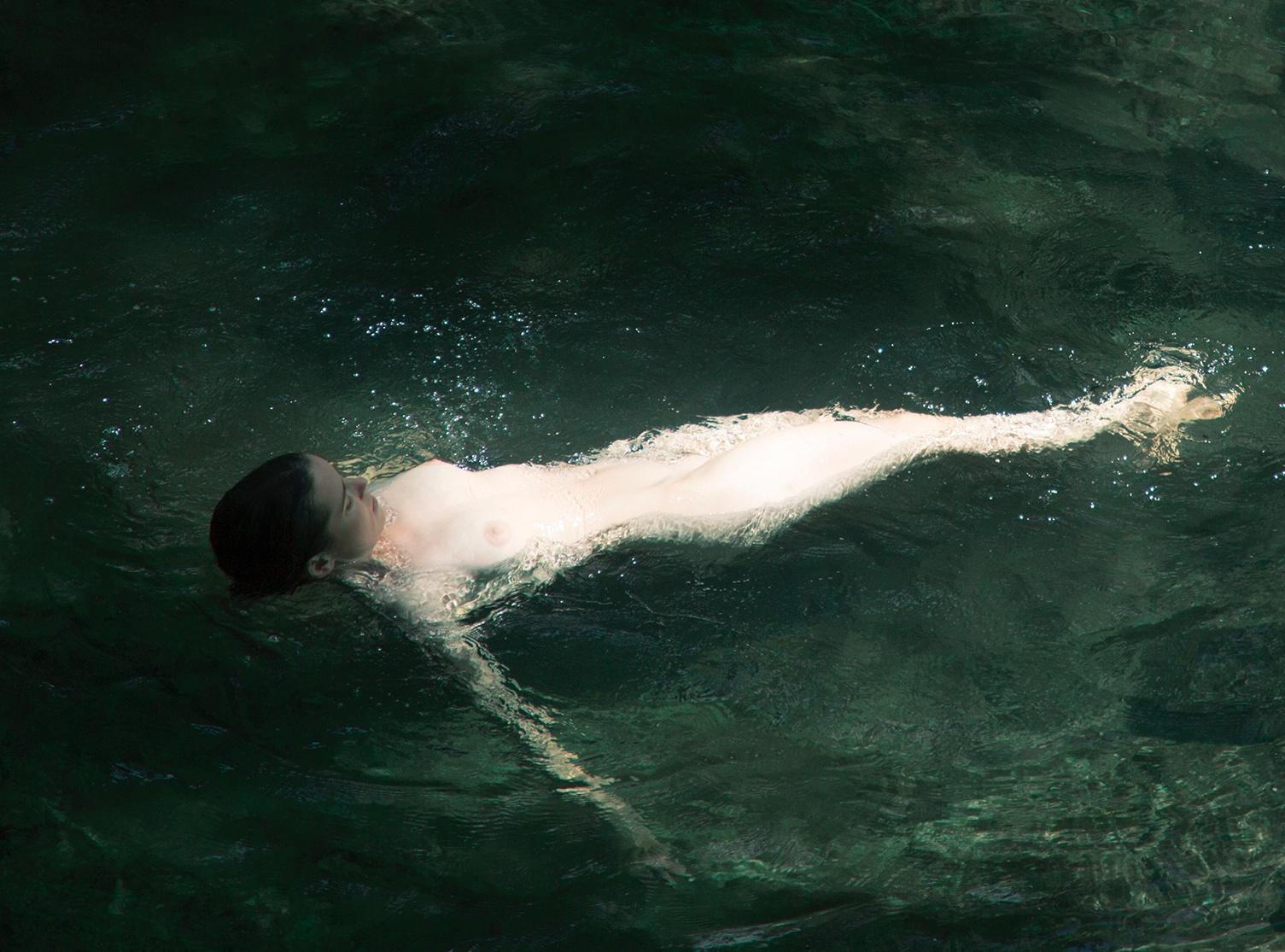 Jack's Brook in Green, The Garden - Erik Madigan Heck, Moda, Colore, Arte in vendita 4