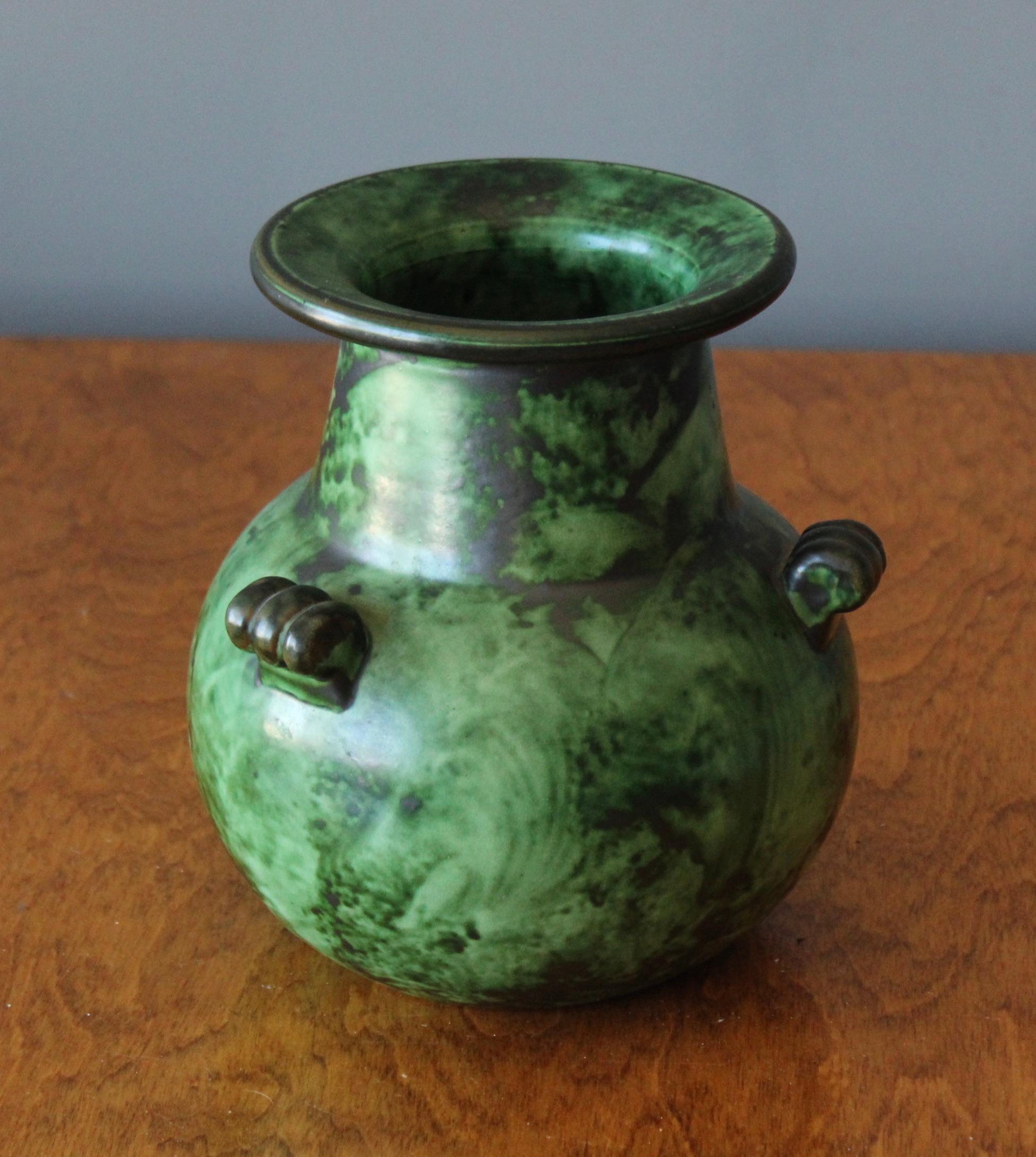 Erik Mornils, for Nittsjö, Green Ceramic Vase, Sweden, 1940s In Good Condition In High Point, NC