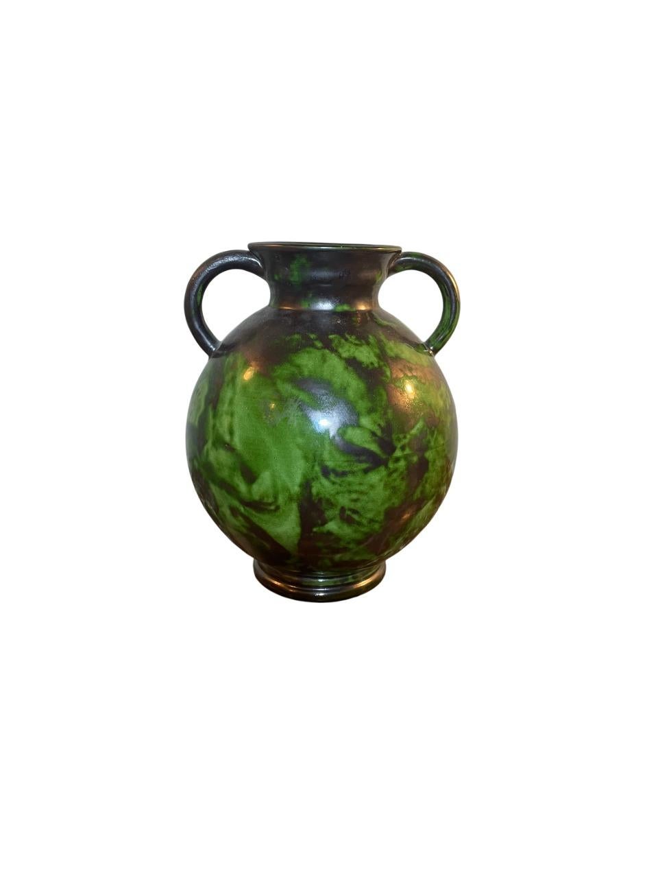 Ensemble de trois vases à glaçure verte par Erik Mornils pour Nittsjö, Suède, années 1930 Bon état - En vente à Stockholm, SE