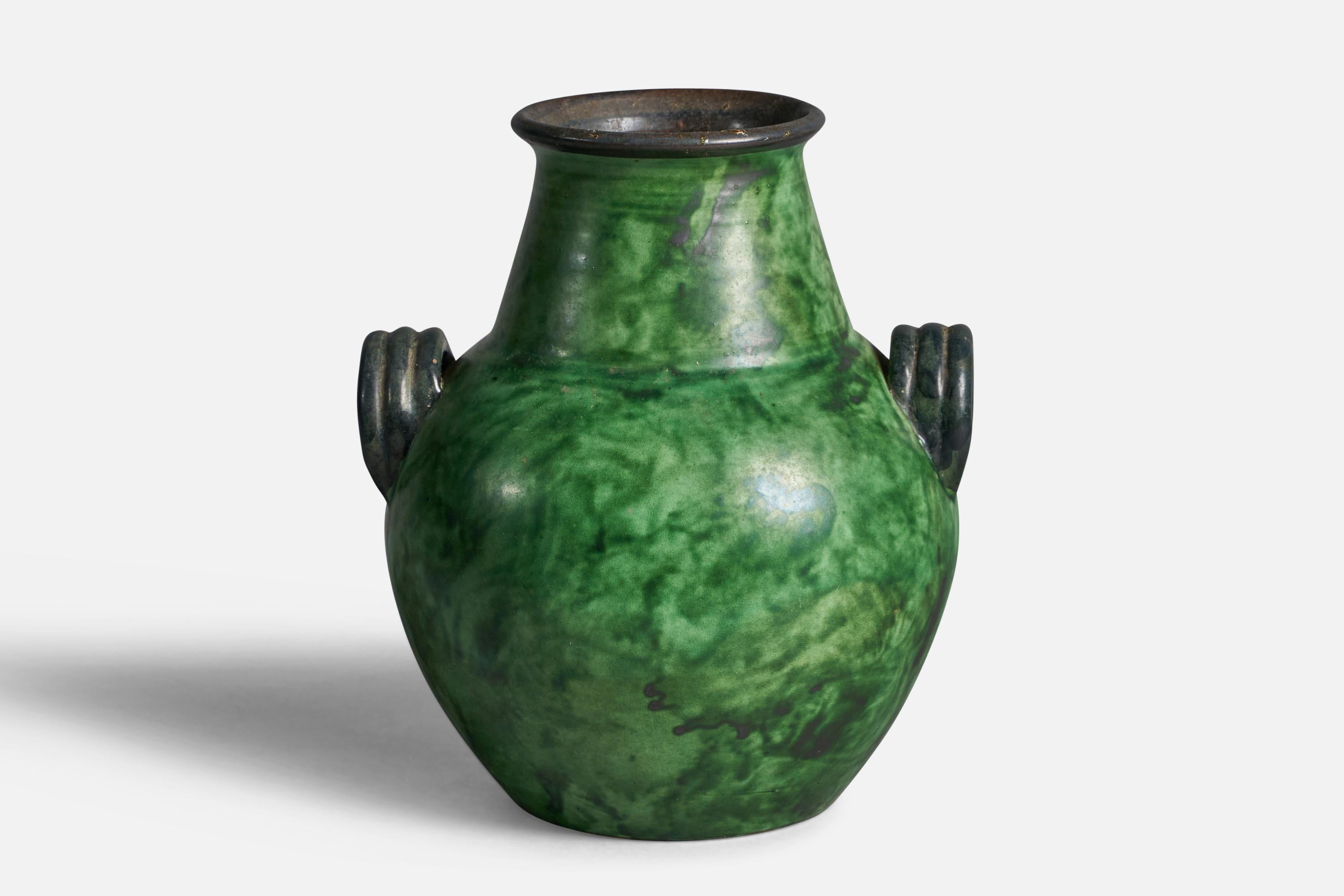 Vaso in terracotta smaltata di colore verde disegnato da Erik Mornils e prodotto da Nittsjö, Svezia, anni '1930.