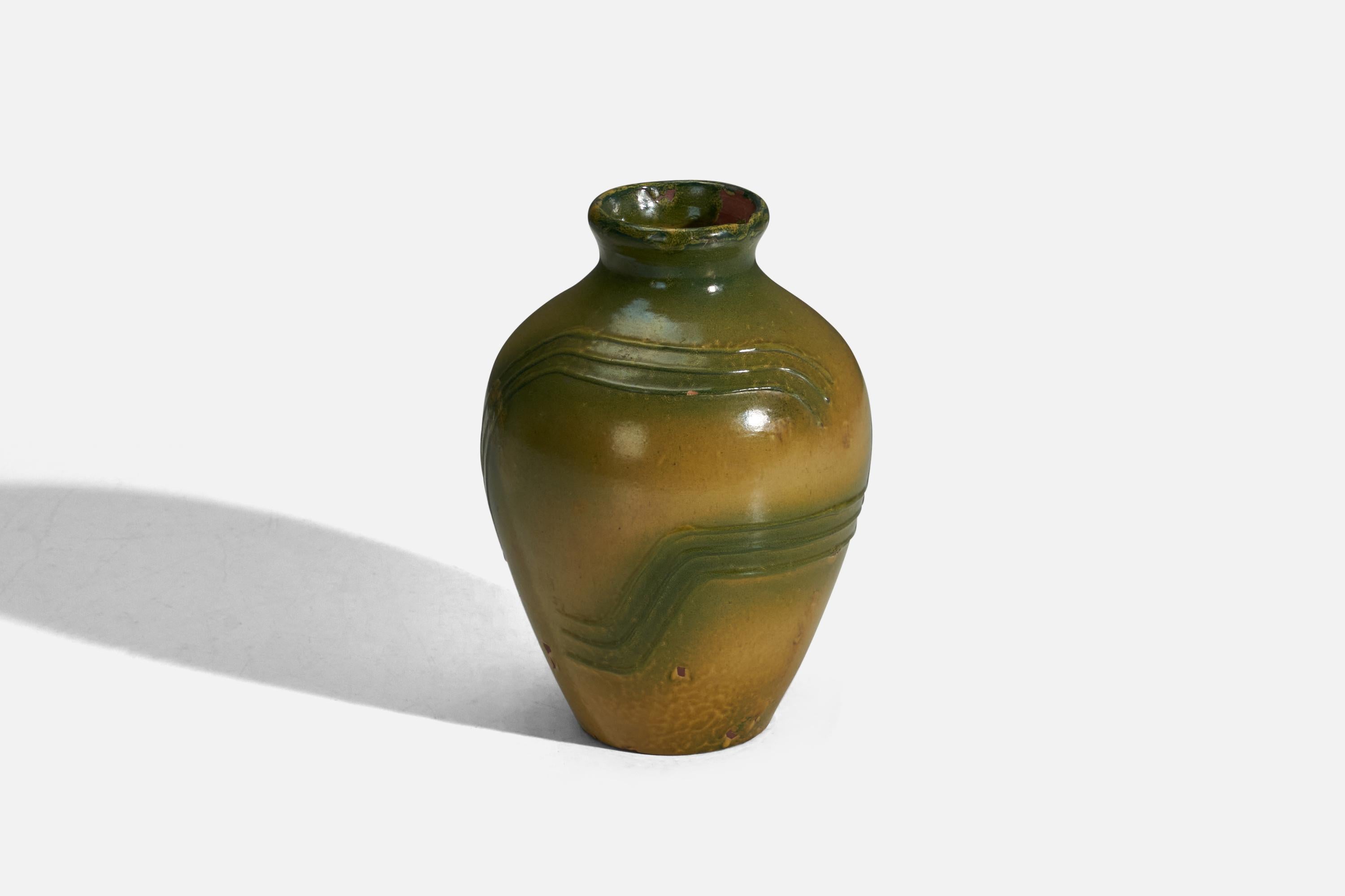 Scandinave moderne Erik Mornils, Vase, faïence émaillée verte et jaune, Nittsjö, Suède, années 1940 en vente
