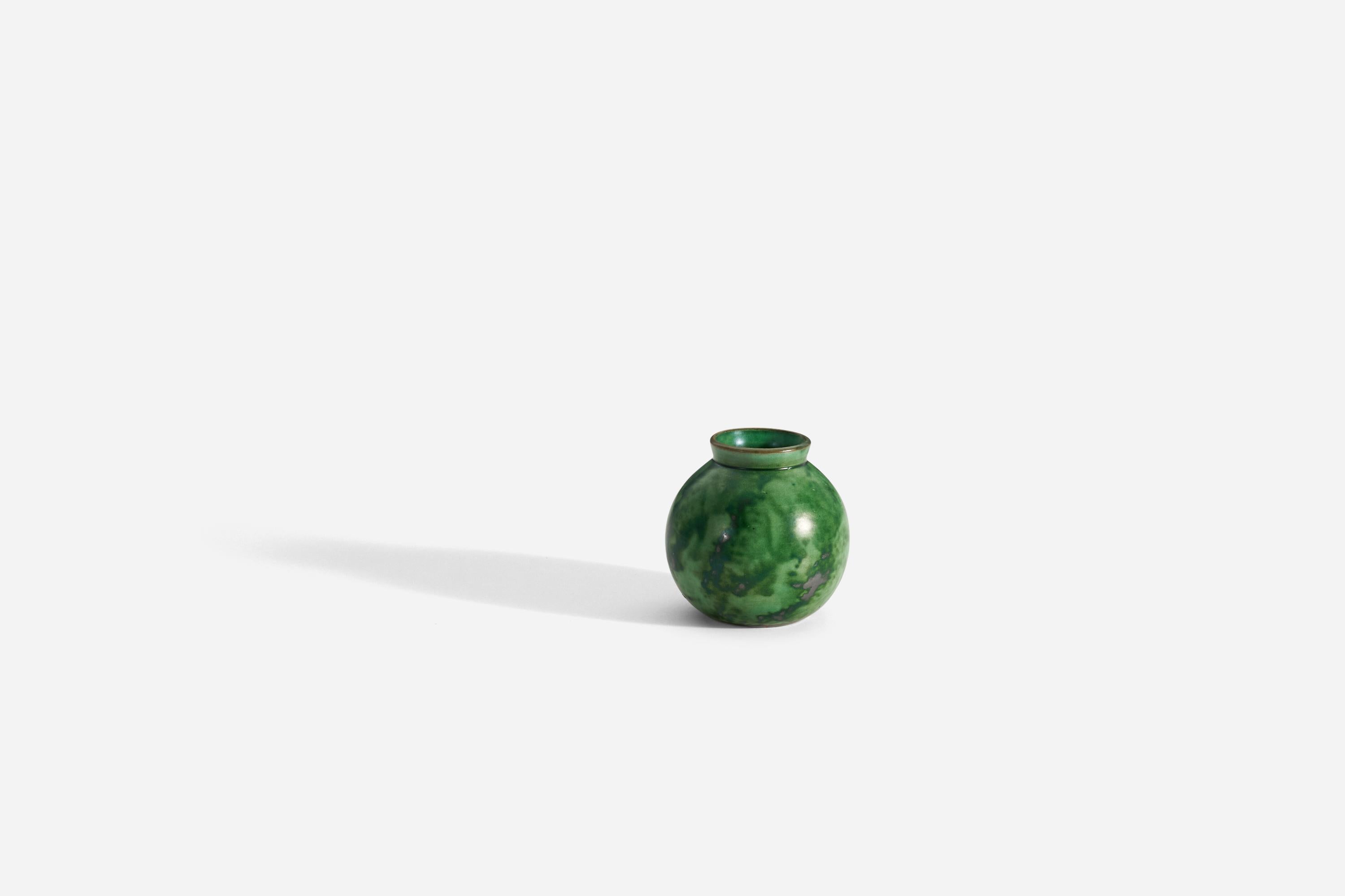 Scandinavian Modern Erik Mornils, Vase, Green Glazed Earthenware, Nittsjö Sweden, 1940s For Sale