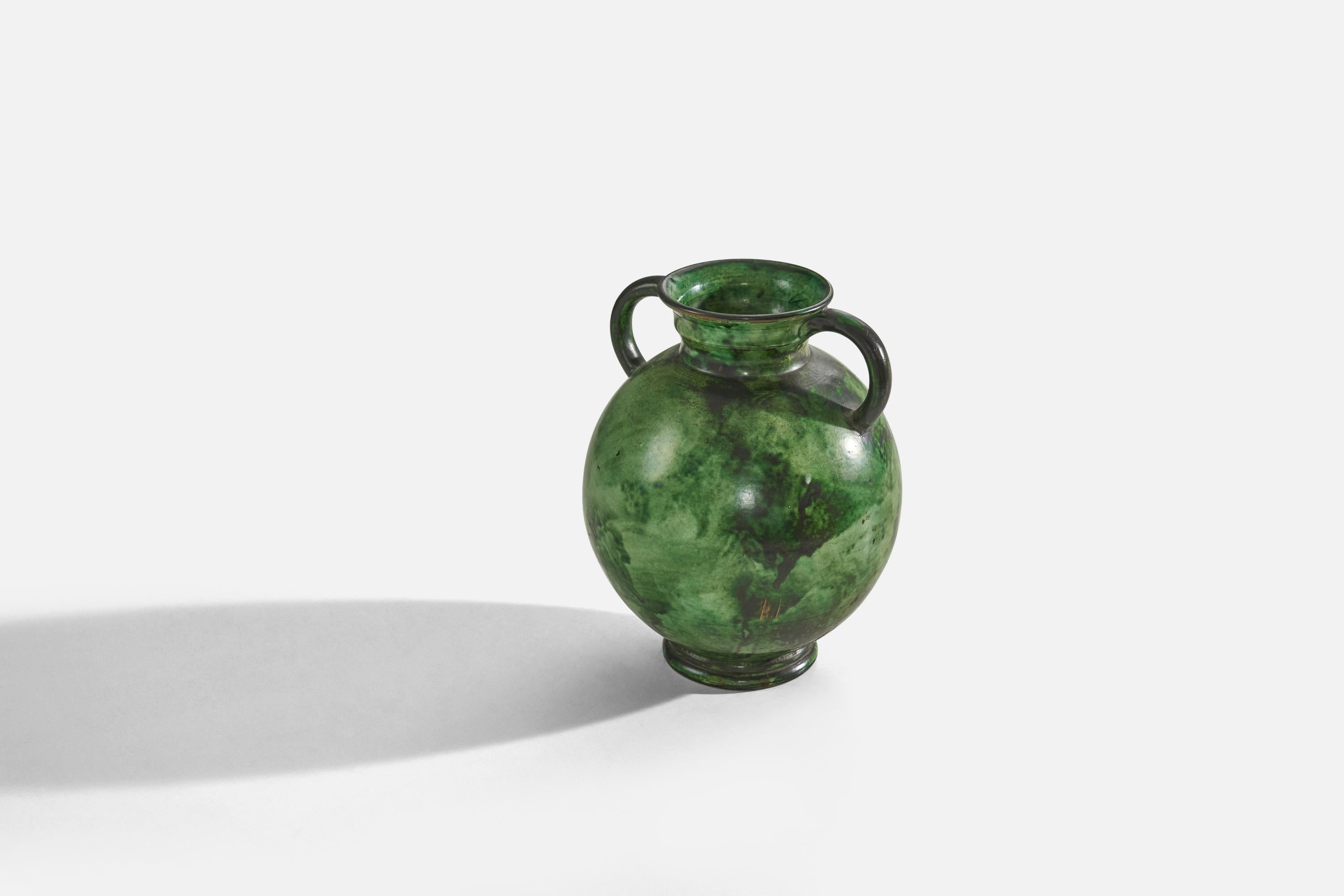 Erik Mornils, Vaso, terracotta smaltata verde, Nittsjö Svezia, anni '40 In condizioni buone in vendita a High Point, NC