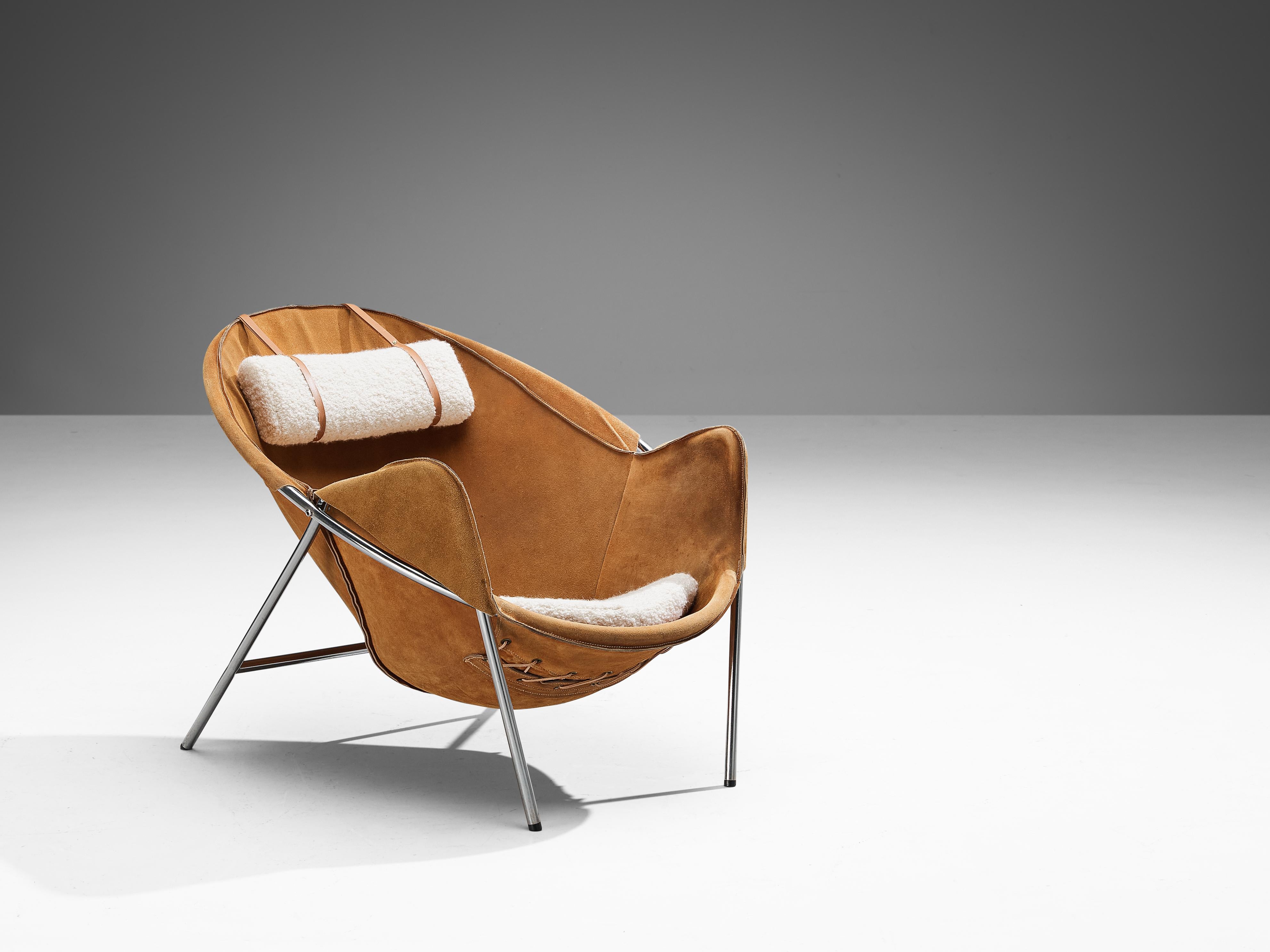 Erik Jørgensen for Bovirke, lounge chair, model BO361, chrome-plated steel, suede, wool, brass, leather, Denmark, design 1953

This design by Erik Jørgensen epitomizes a splendid construction featuring a ball-shaped seating that is attached to a