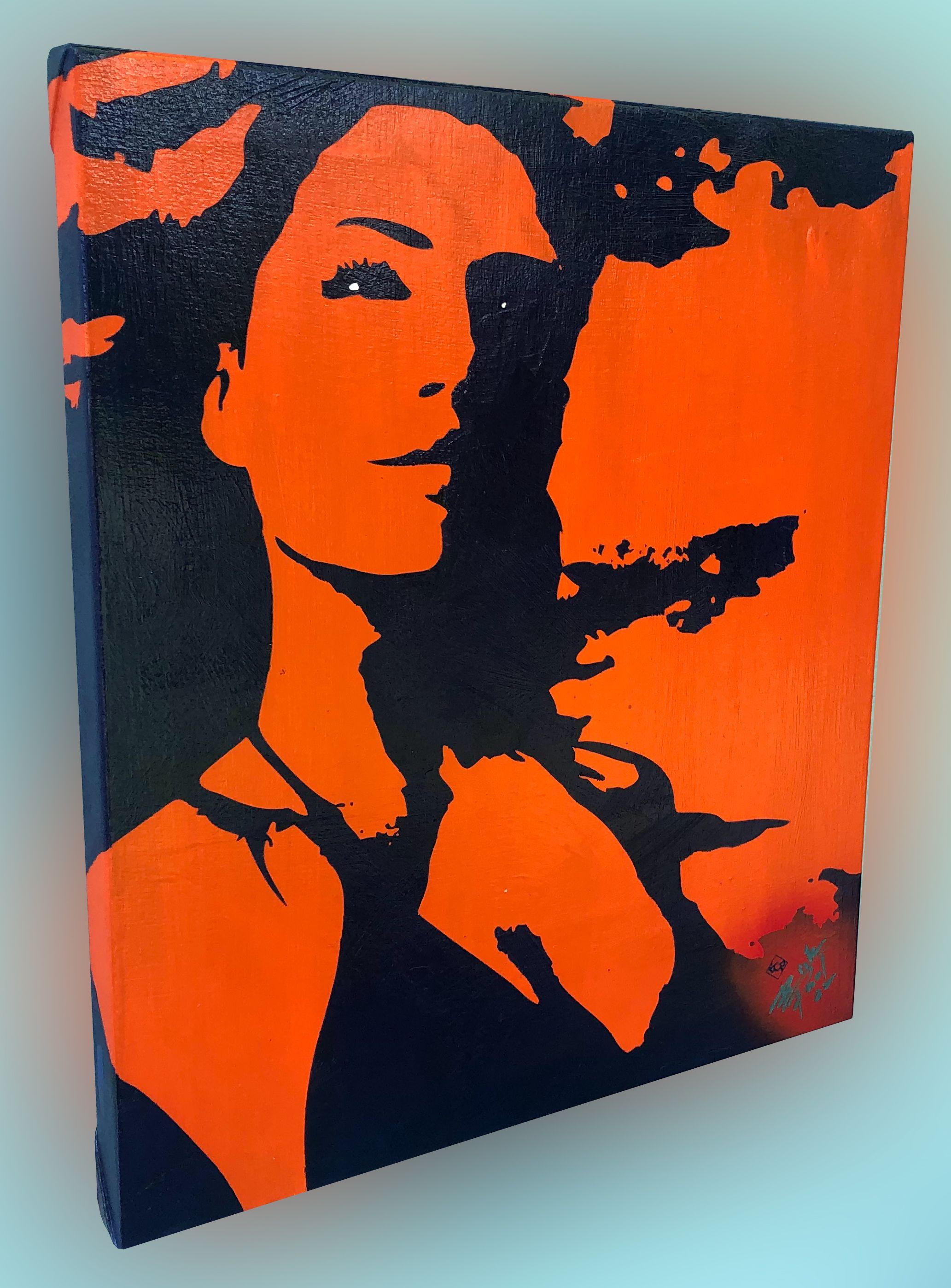 Orange ist das neue Schwarz... In diesem Fall ist es diese Kunst. Wir sehen eine schöne Frau, die in die Ferne blickt. Worauf schaut sie? Auf den Pool oder das Meer? Sieht sie jemanden, den sie kennt, oder bewundert sie die Aussicht? Es liegt ganz